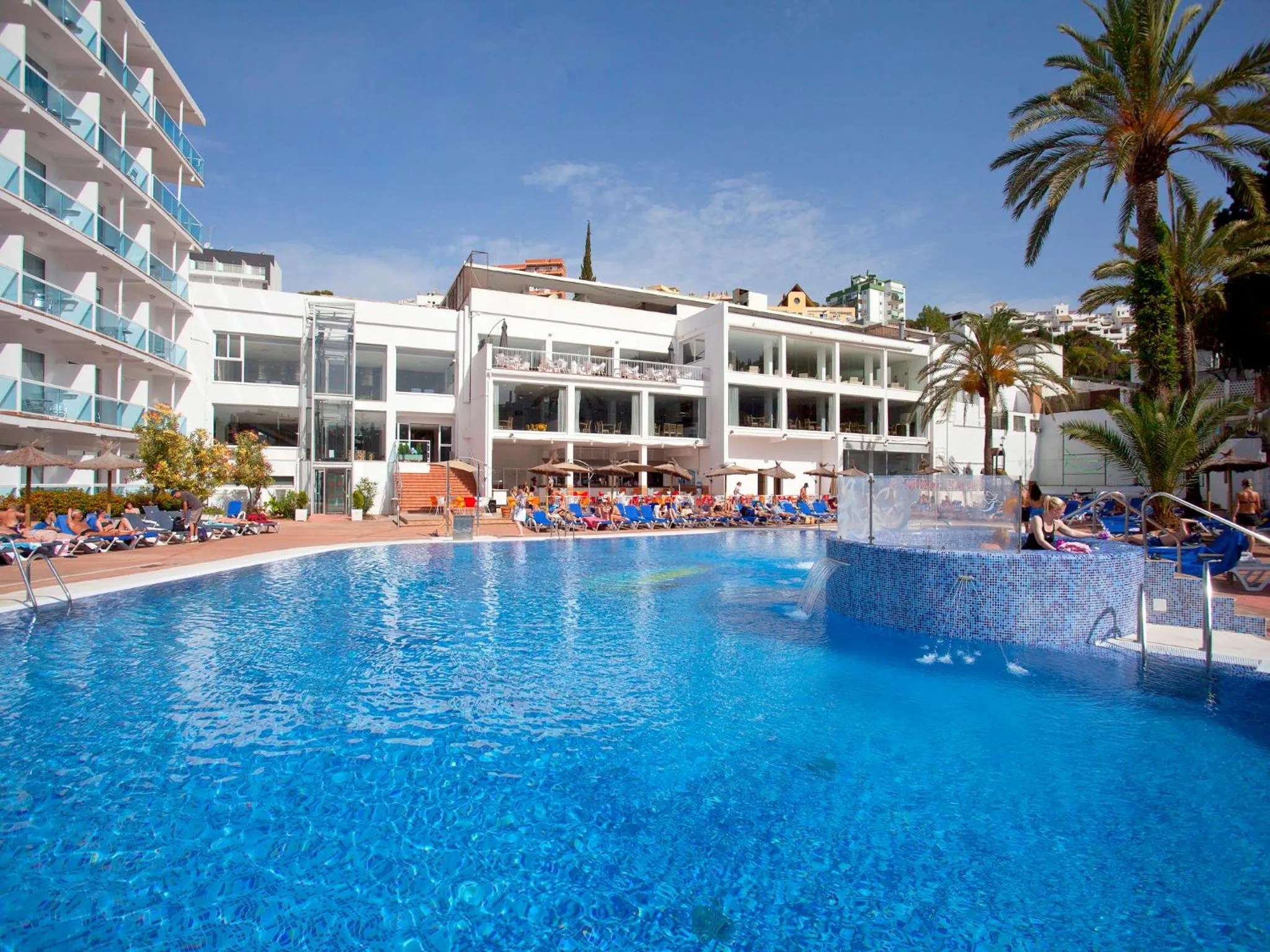 Swimming pool in Hotel Palia Las Palomas