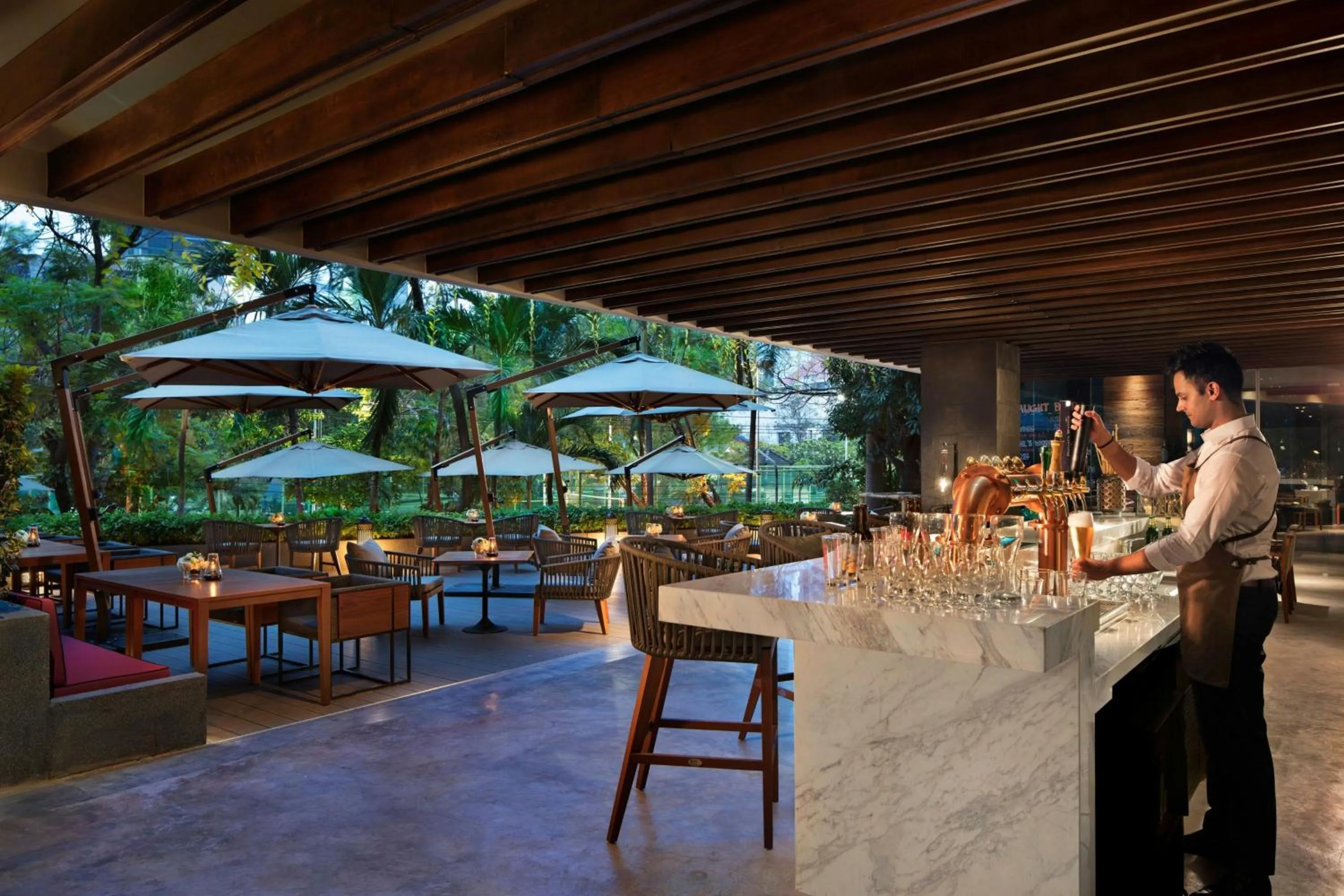 Restaurant/places to eat in Bangkok Marriott Marquis Queens Park