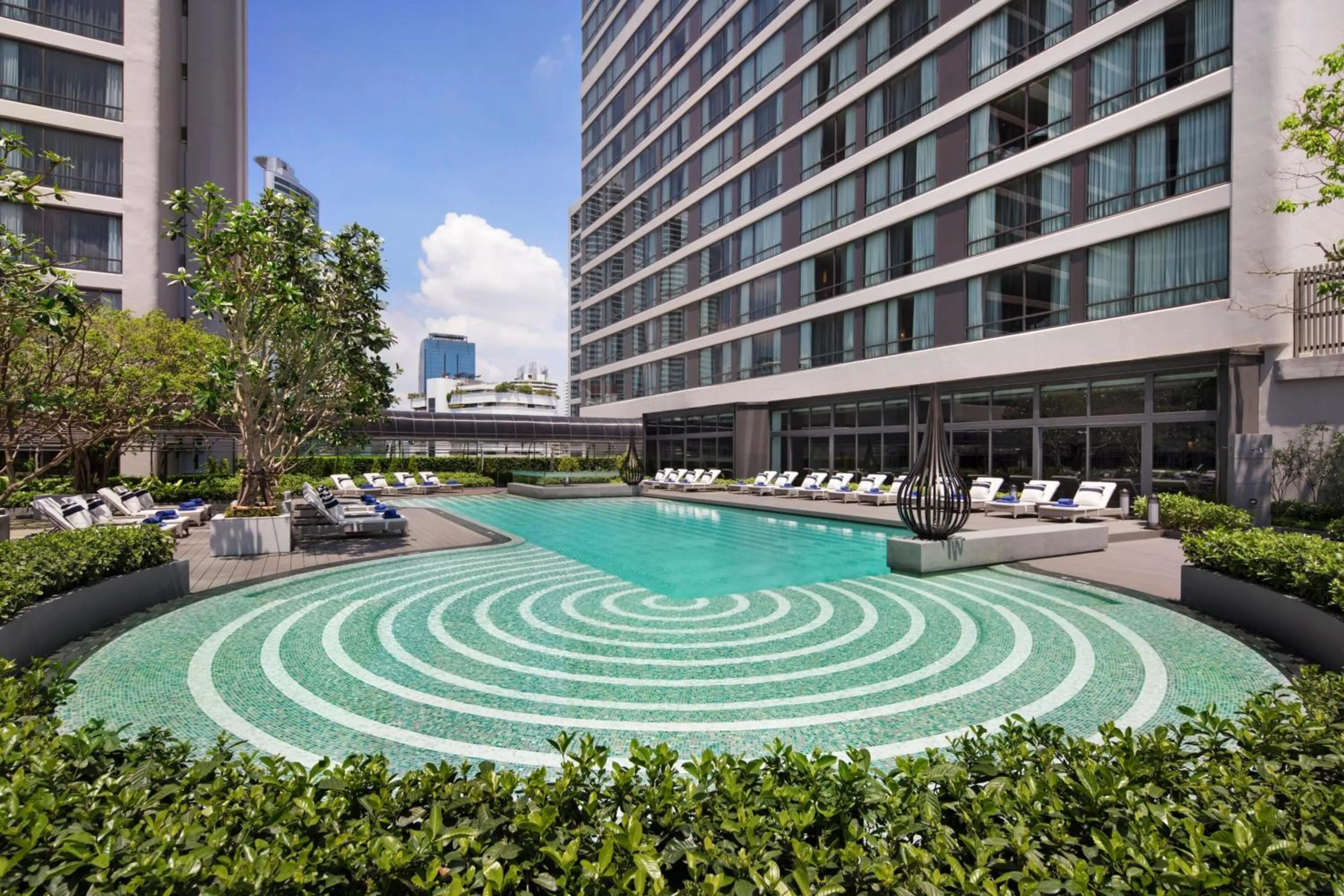 Swimming pool in Bangkok Marriott Marquis Queens Park