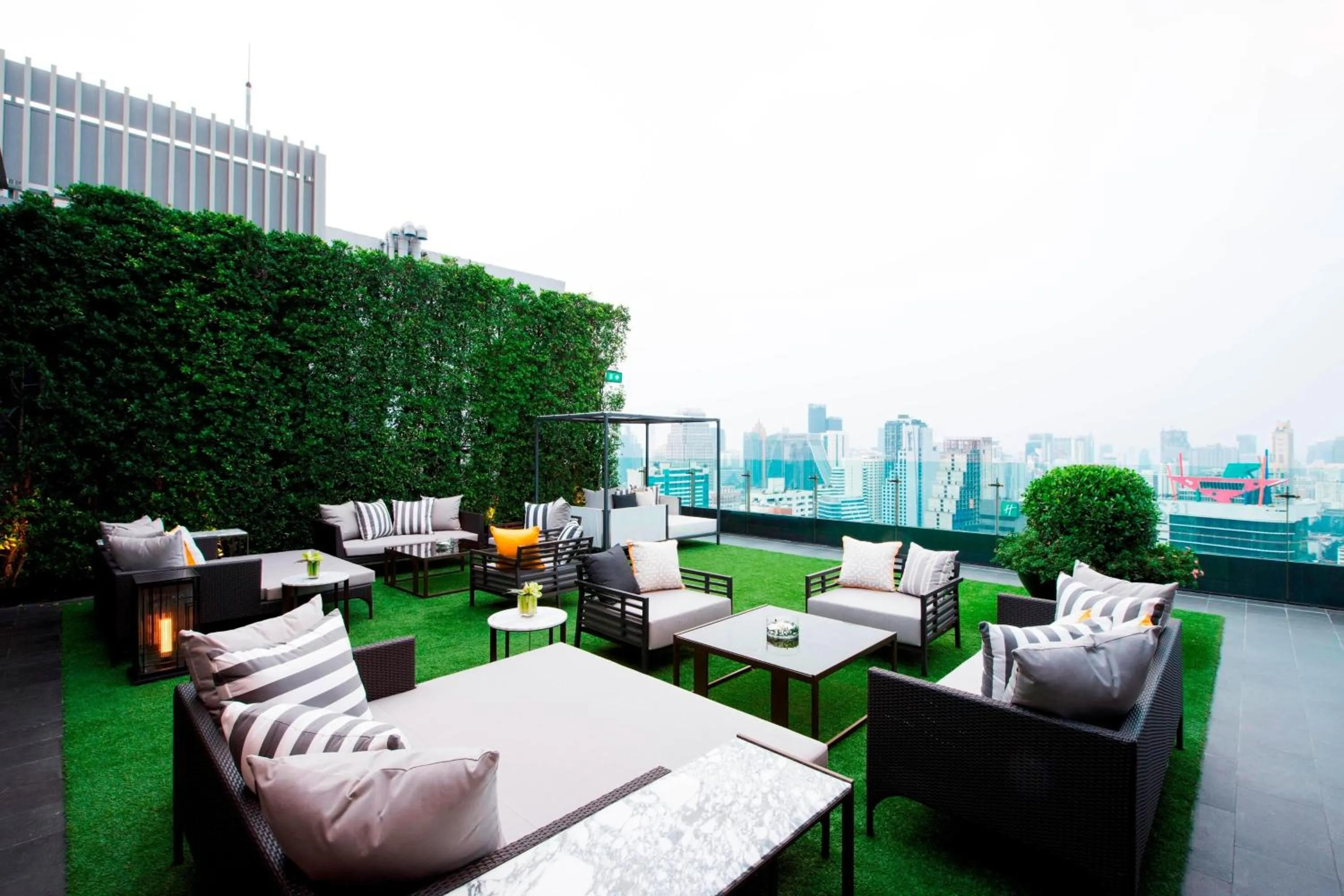 Photo of the whole room in Bangkok Marriott Marquis Queens Park