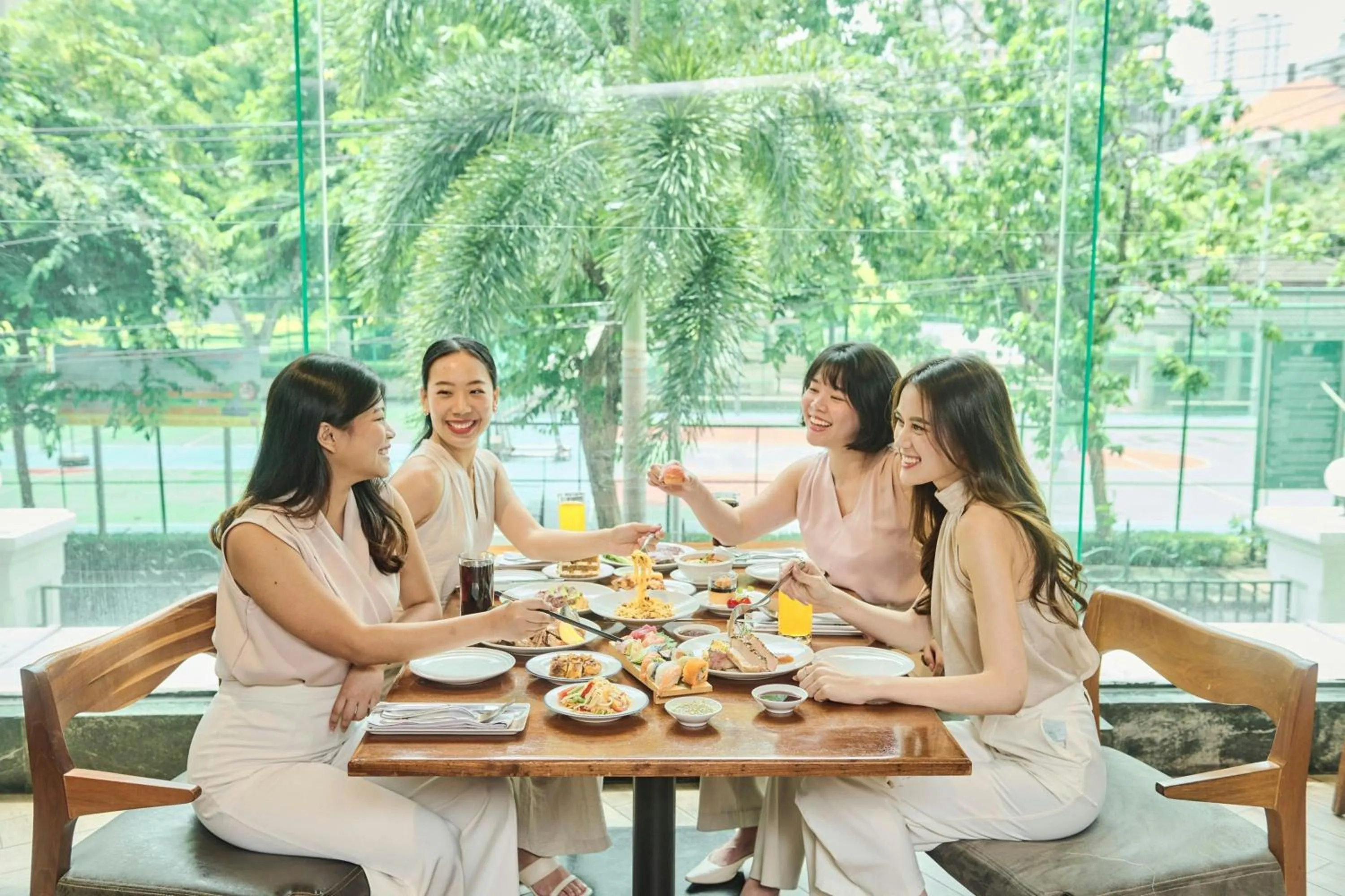 Lounge or bar in Bangkok Marriott Marquis Queens Park