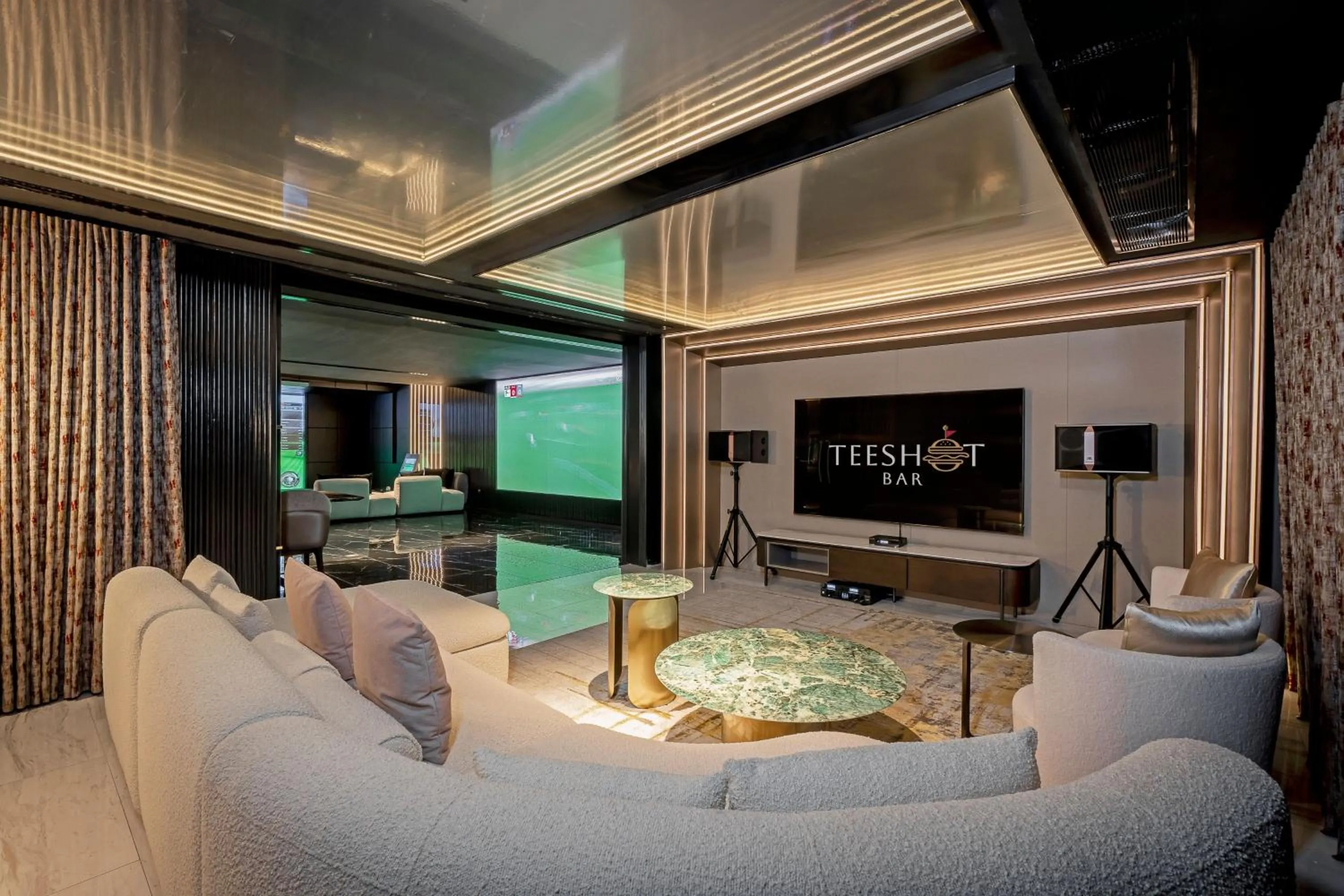 Lounge or bar in Bangkok Marriott Marquis Queens Park