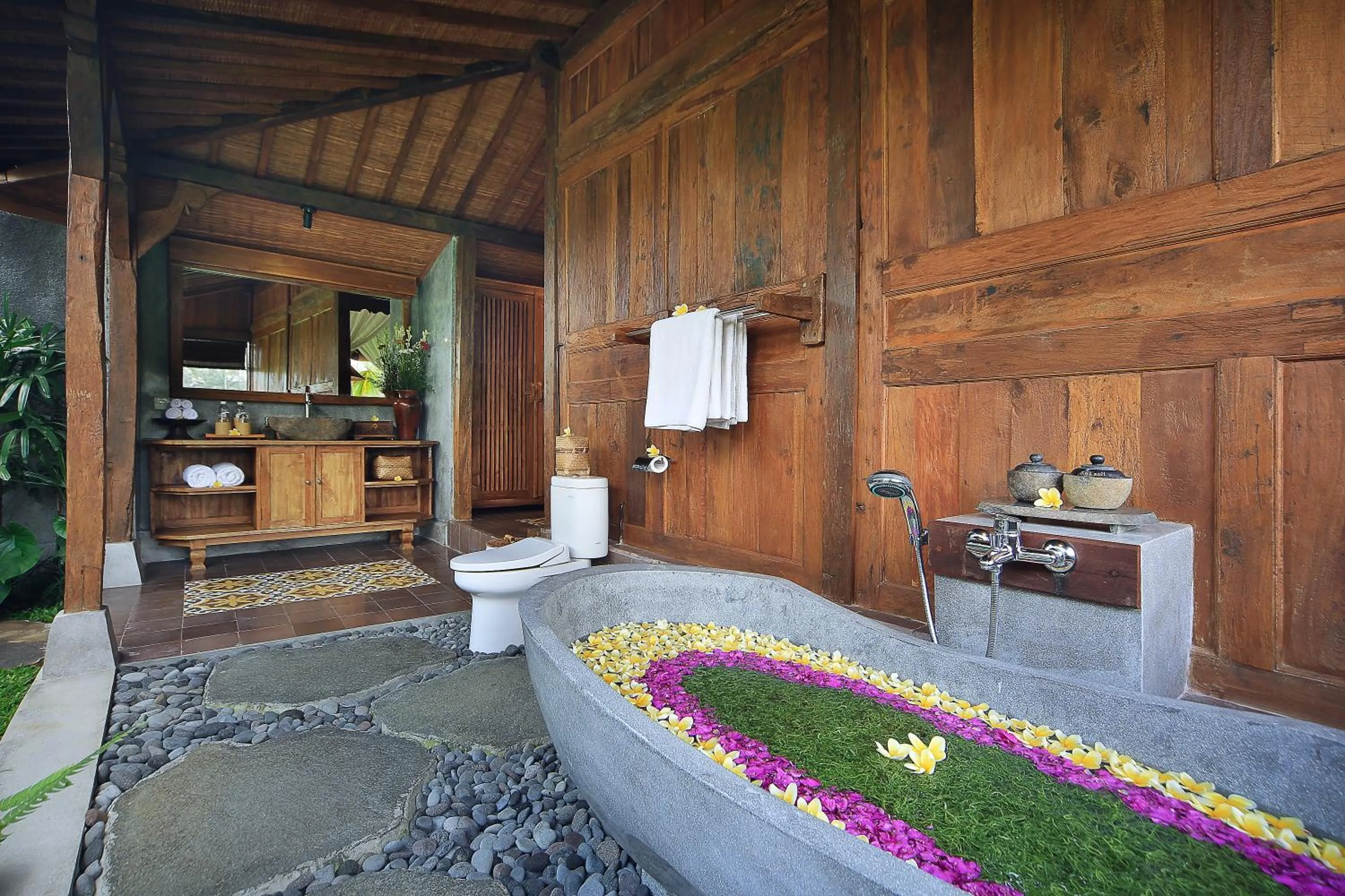 Day in Madani Antique Villas