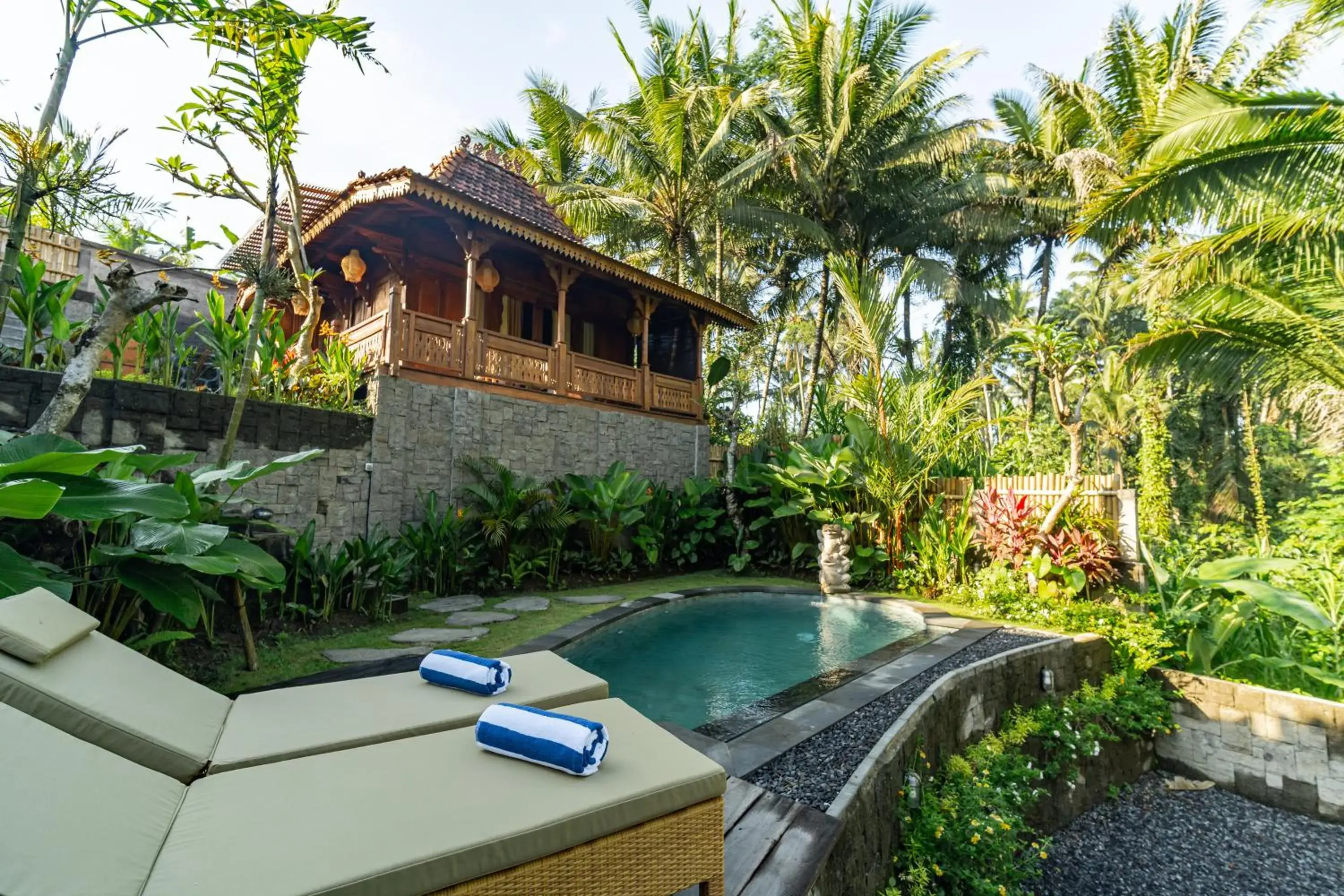 Swimming pool in Madani Antique Villas Swimming pool in Madani Antique Villas