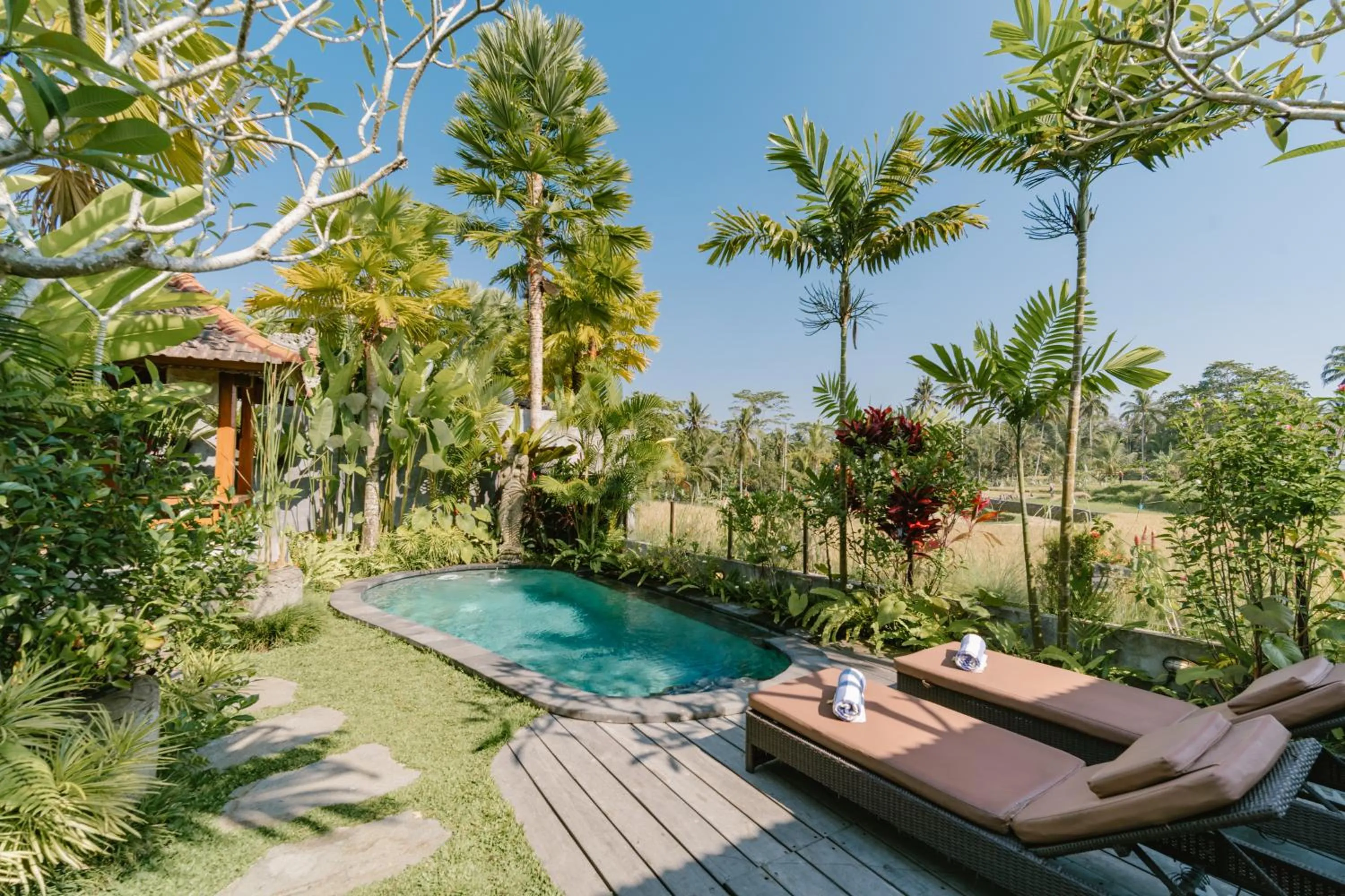 Swimming pool in Madani Antique Villas