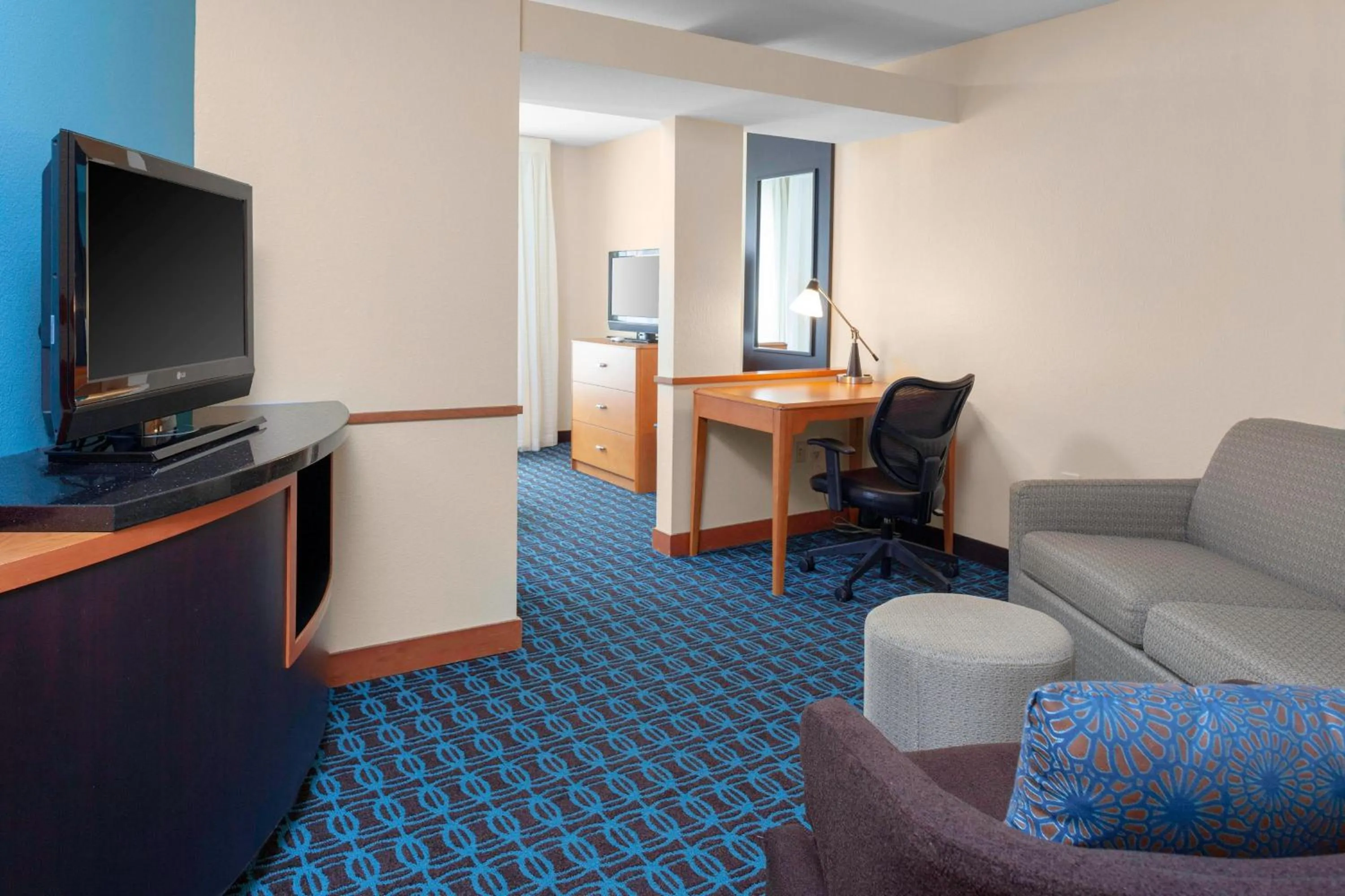 Living room in Fairfield Inn and Suites by Marriott Seymour