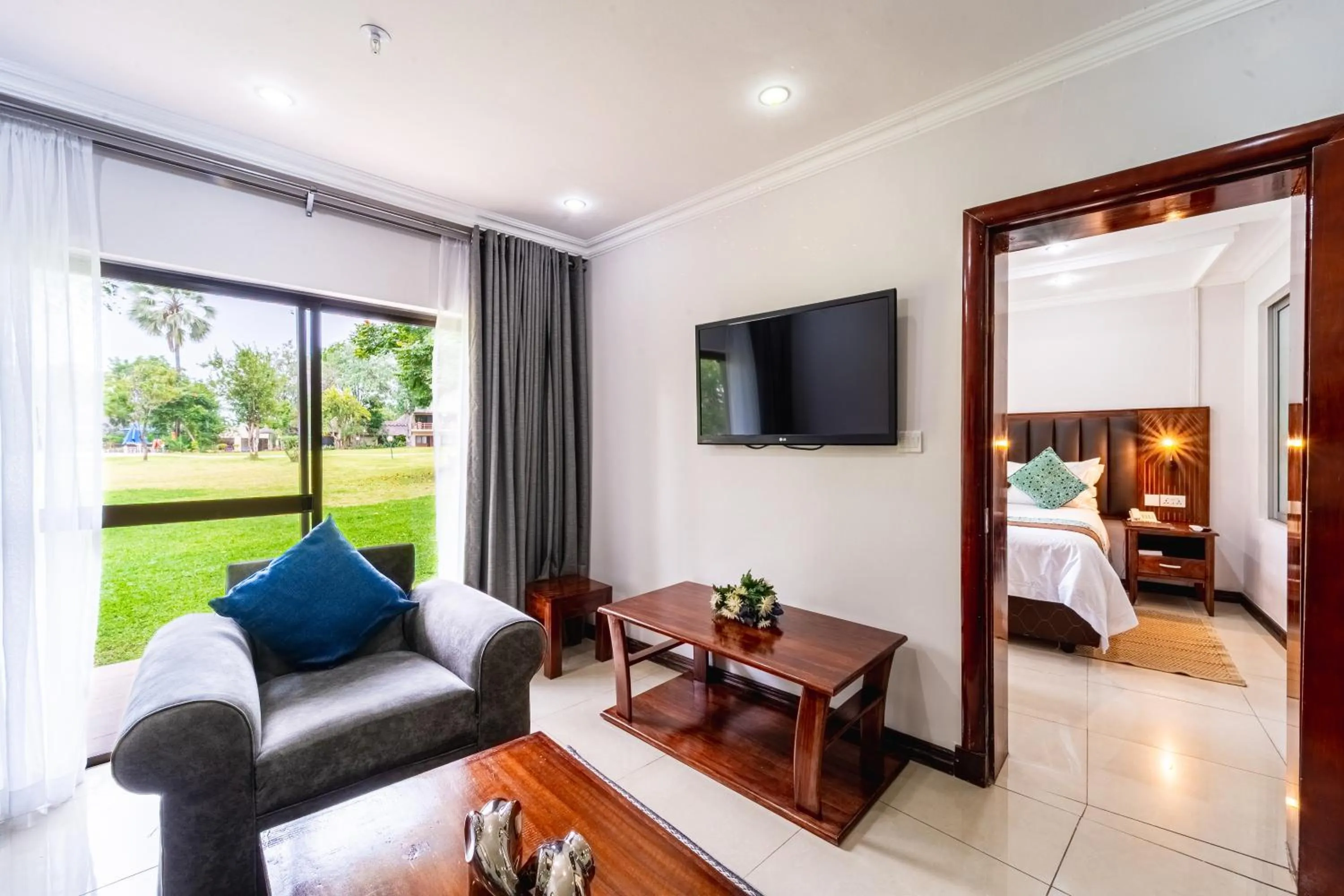 Photo of the whole room, Bed in Azambezi River Lodge