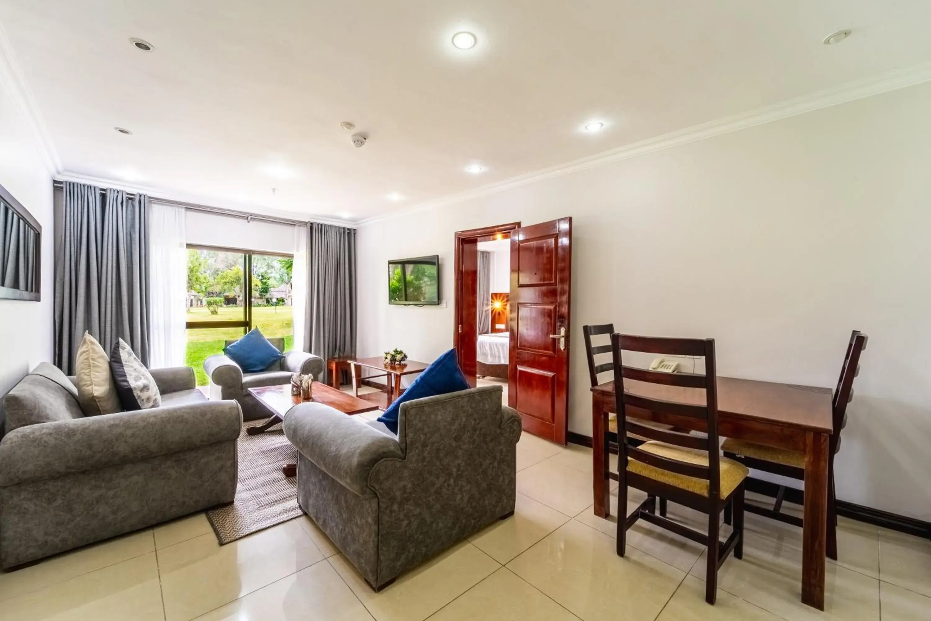 Lounge or bar in Azambezi River Lodge Lounge or bar in Azambezi River Lodge