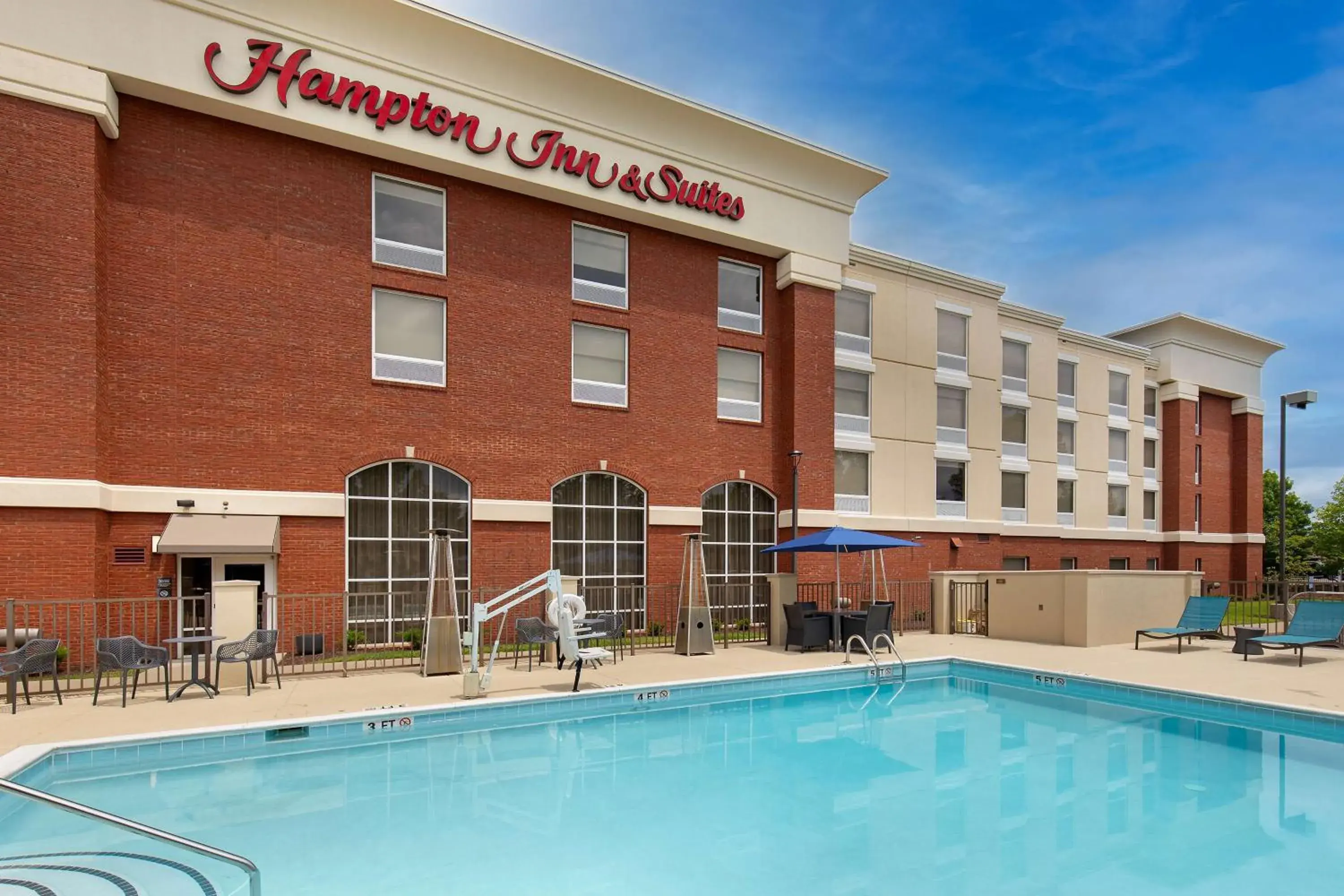 Pool view in Hampton Inn & Suites Murfreesboro Pool view in Hampton Inn & Suites Murfreesboro