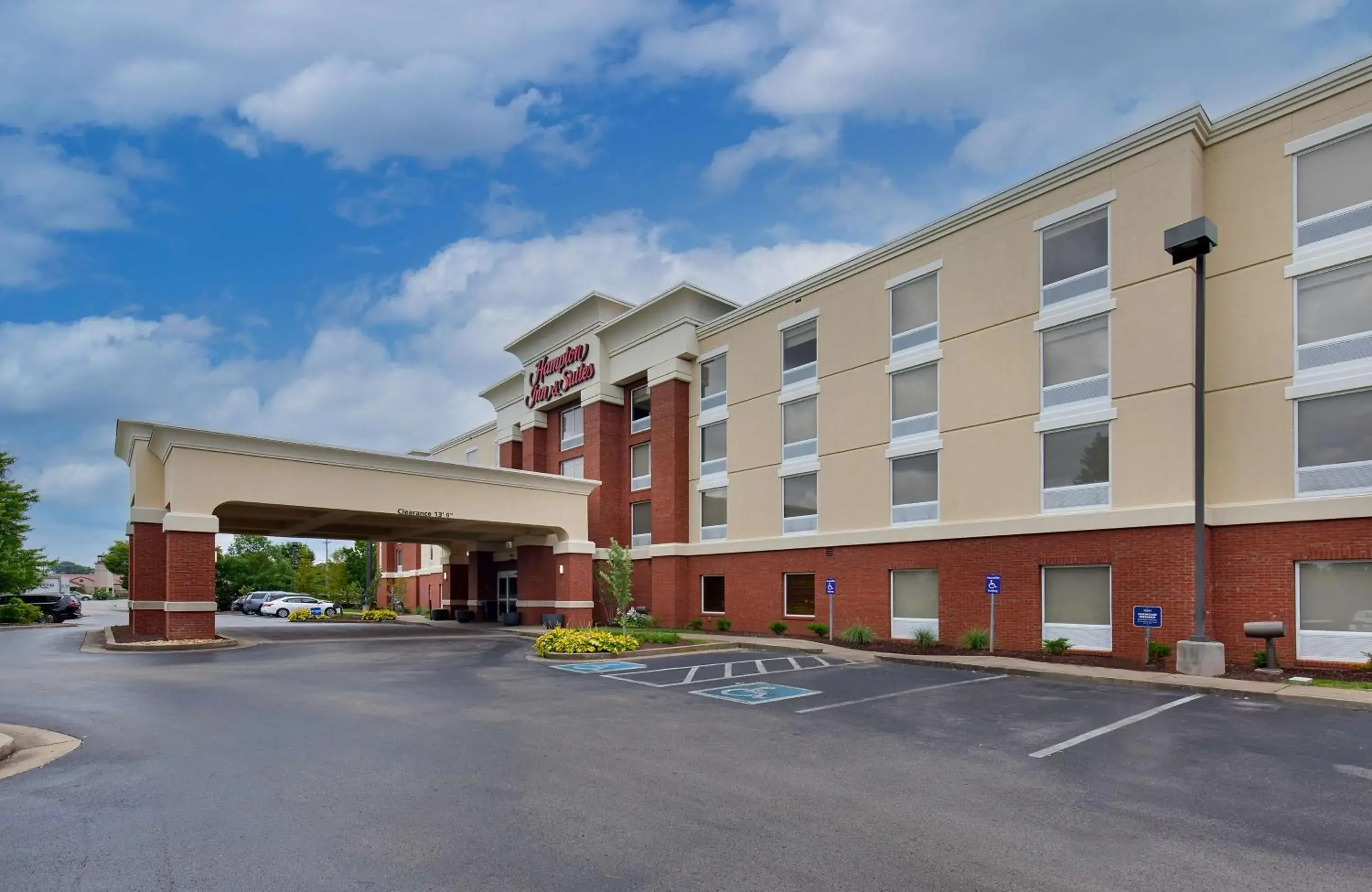 Property building in Hampton Inn & Suites Murfreesboro Property building in Hampton Inn & Suites Murfreesboro