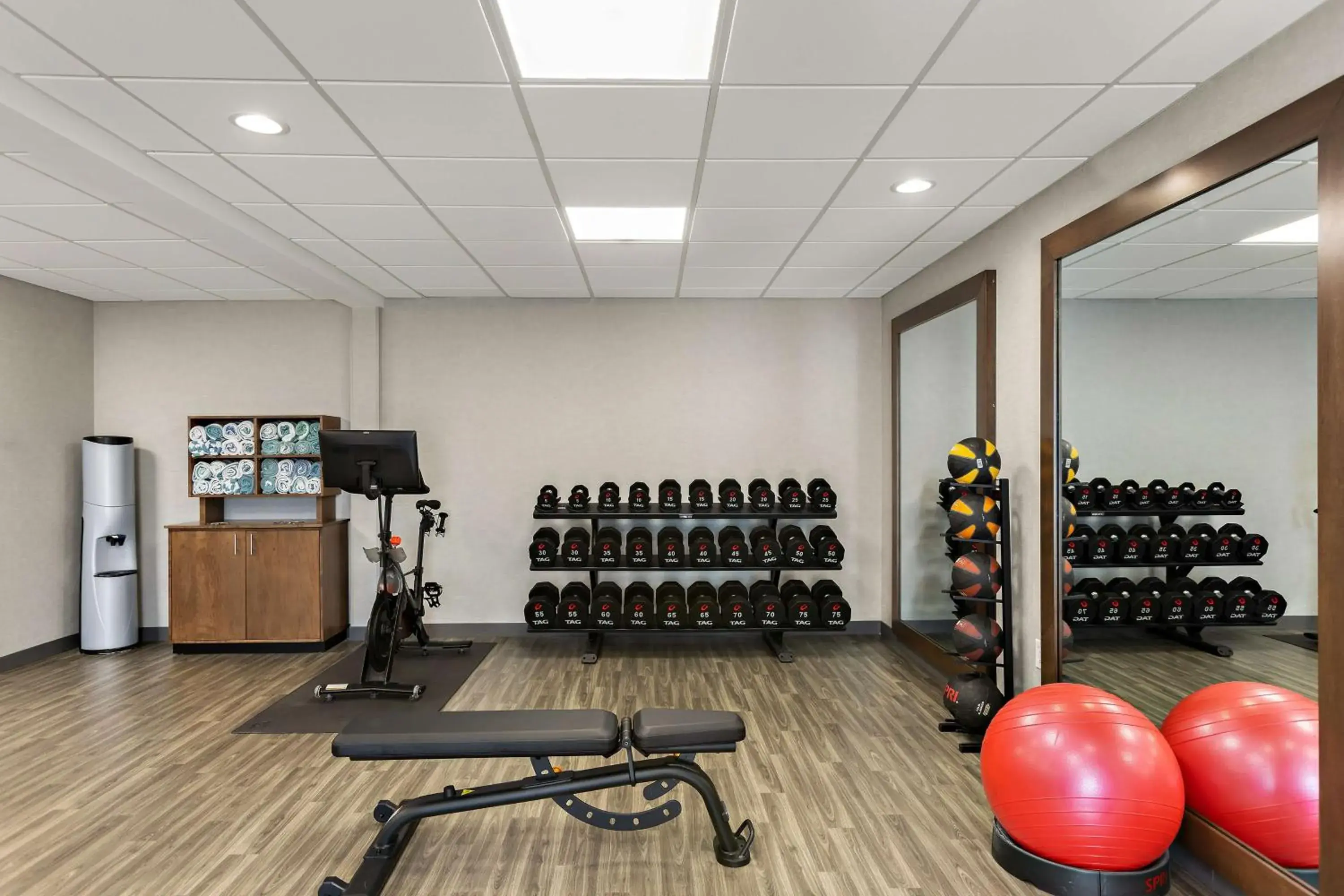 Fitness centre/facilities in Hampton Inn & Suites Petoskey Fitness centre/facilities in Hampton Inn & Suites Petoskey