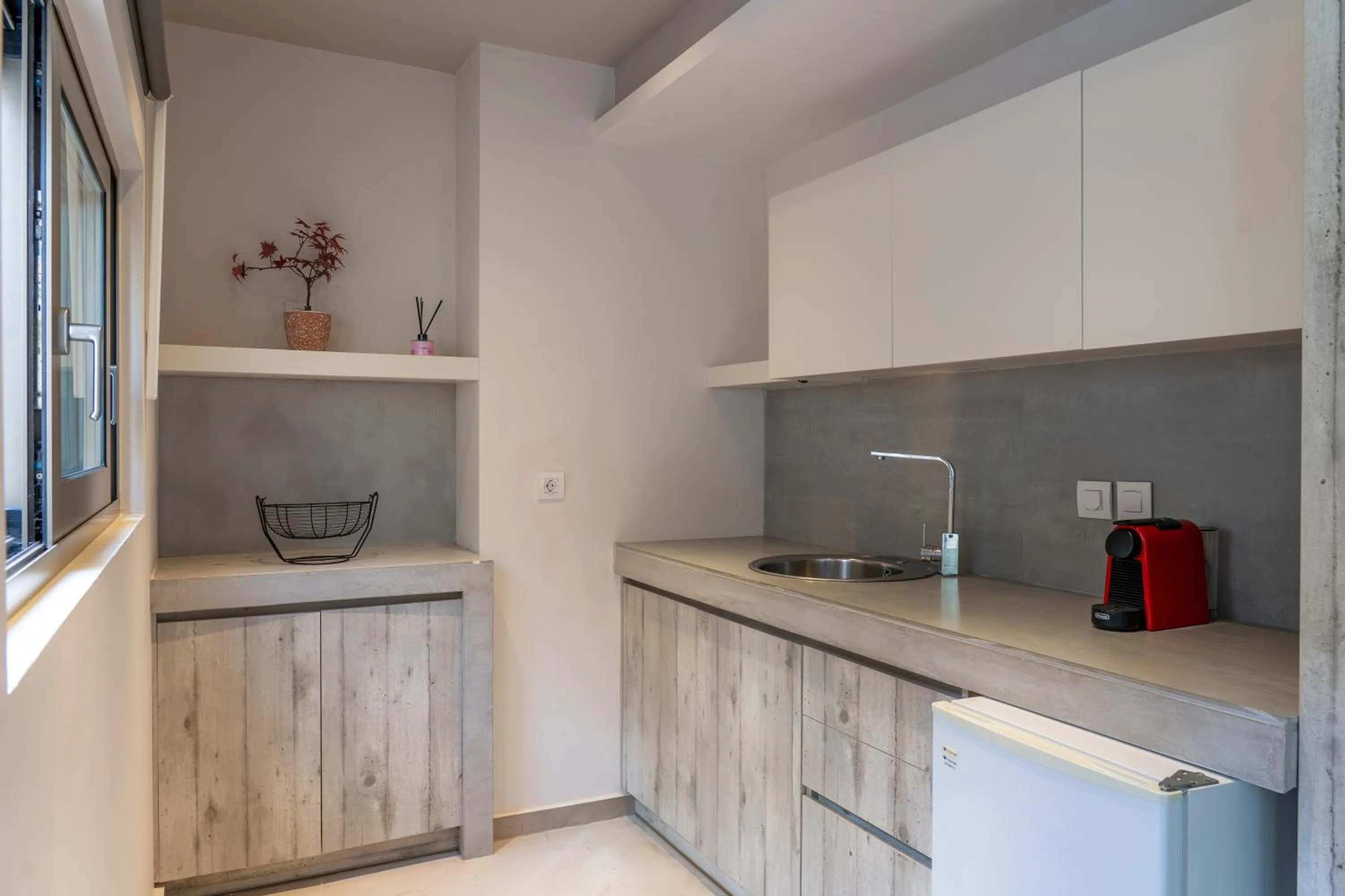 Coffee/tea facilities in Core Luxury Suites