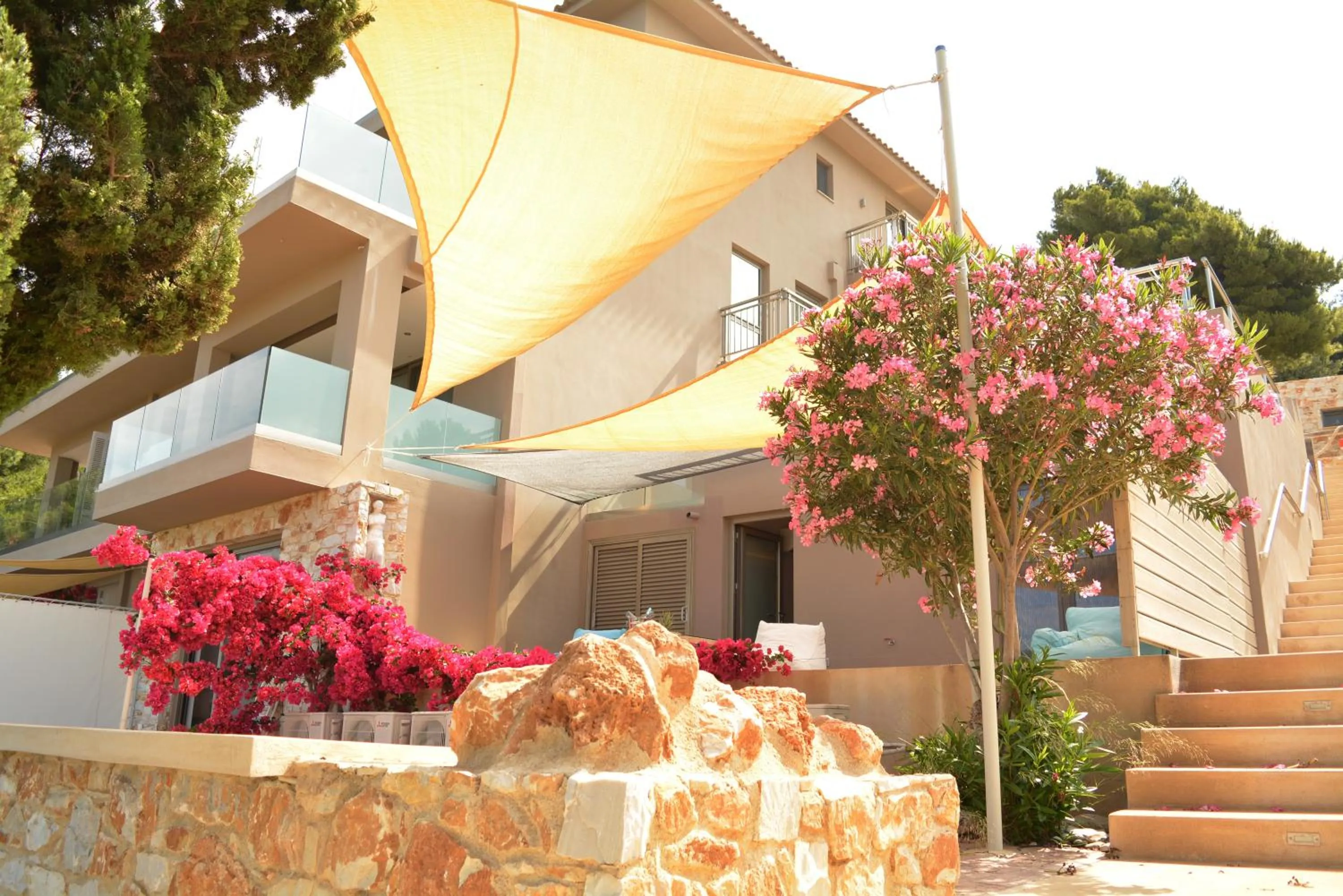 Facade/entrance in Core Luxury Suites