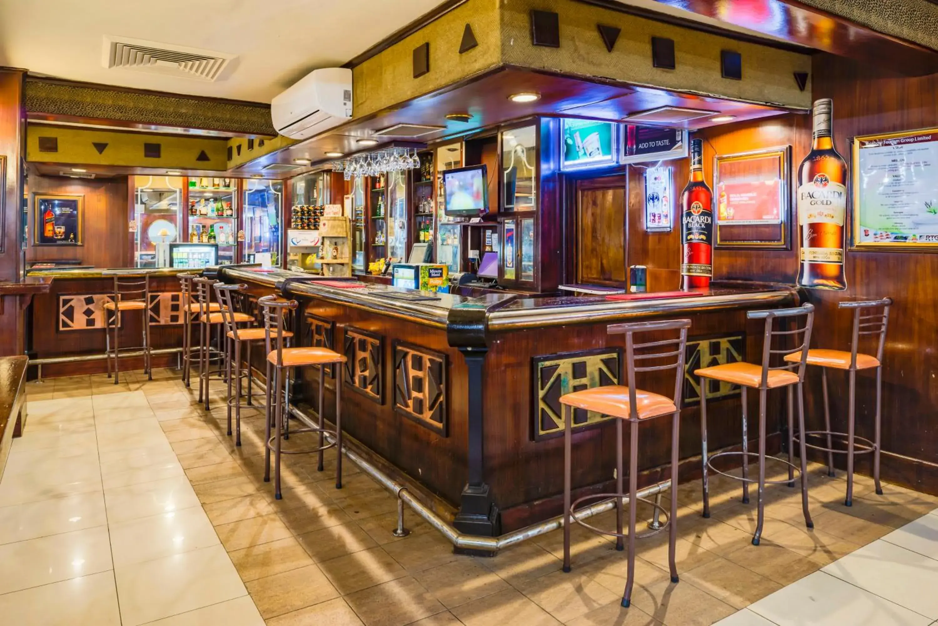 Lounge or bar in Bulawayo Rainbow Hotel Lounge or bar in Bulawayo Rainbow Hotel