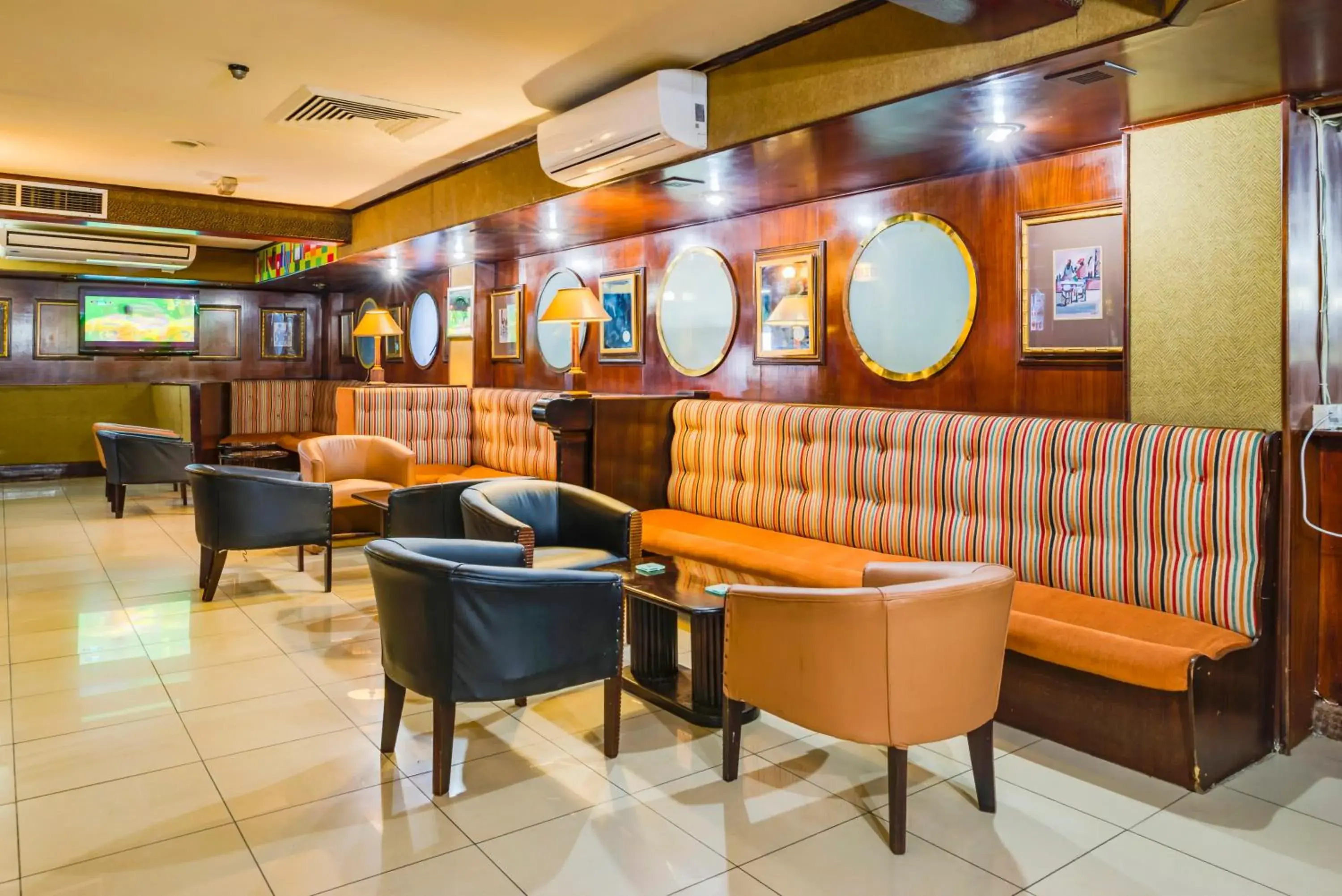 Lounge or bar in Bulawayo Rainbow Hotel Lounge or bar in Bulawayo Rainbow Hotel