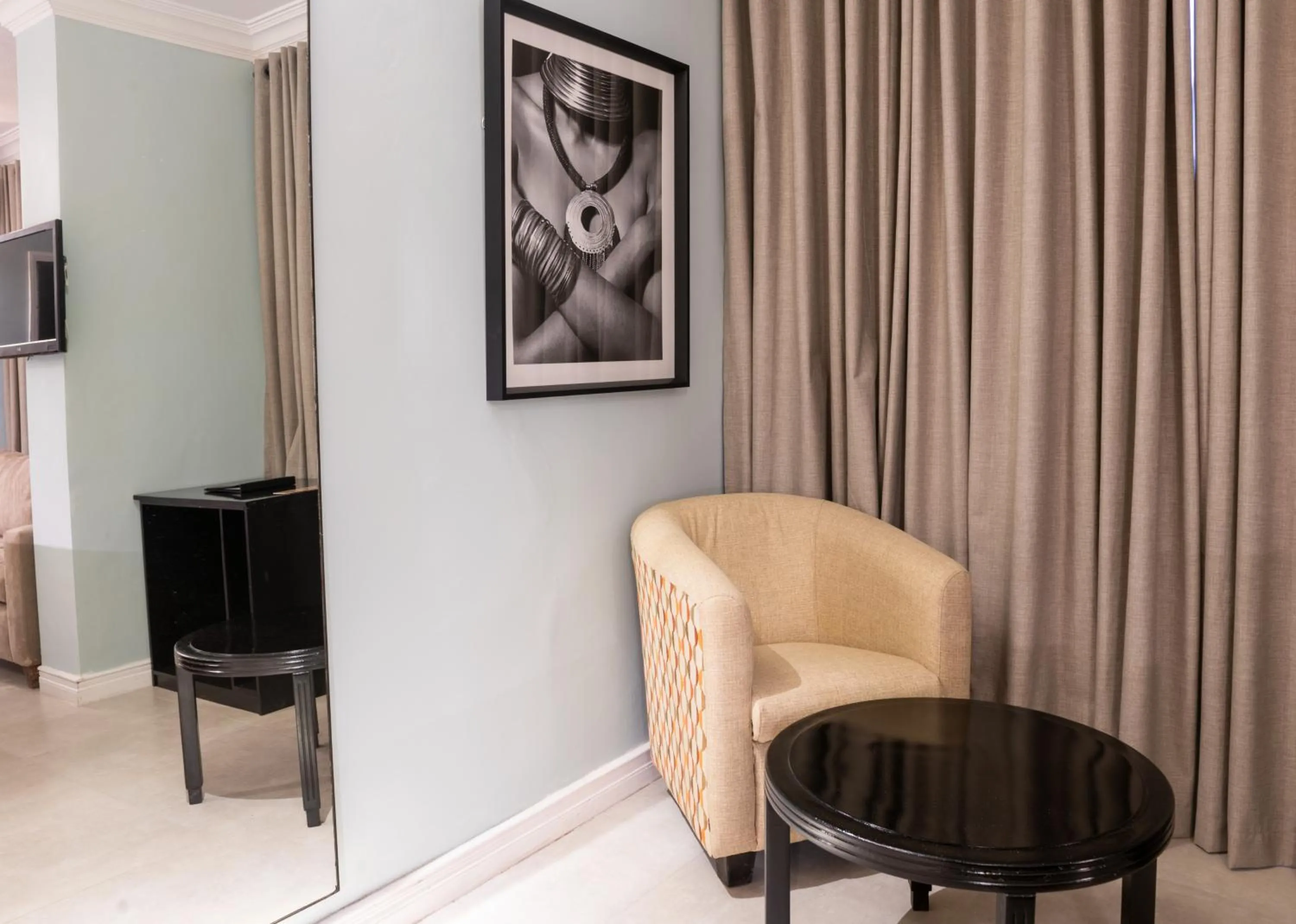 New Ambassador Hotel