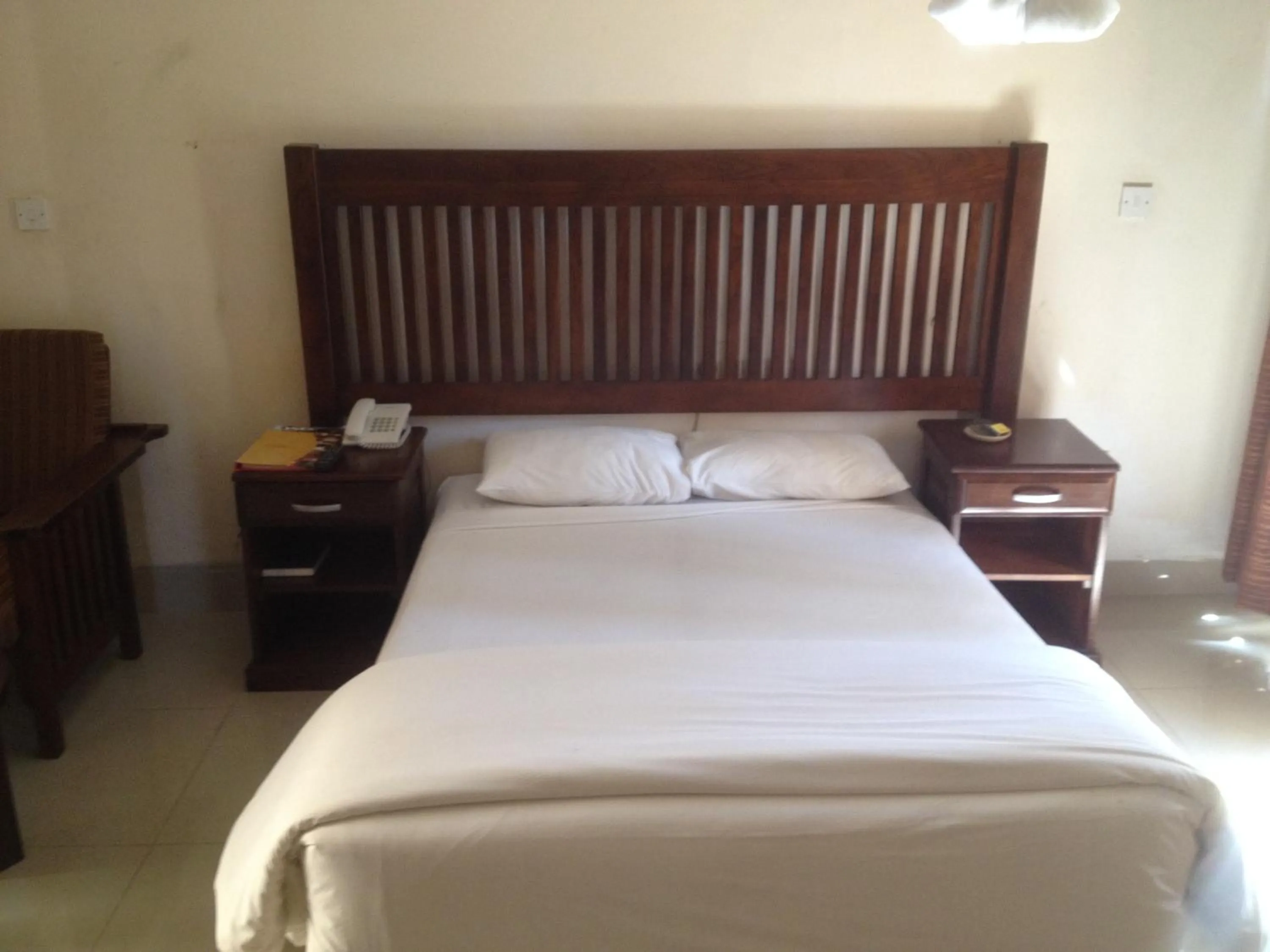 Bed in Kadoma Hotel & Conference Centre