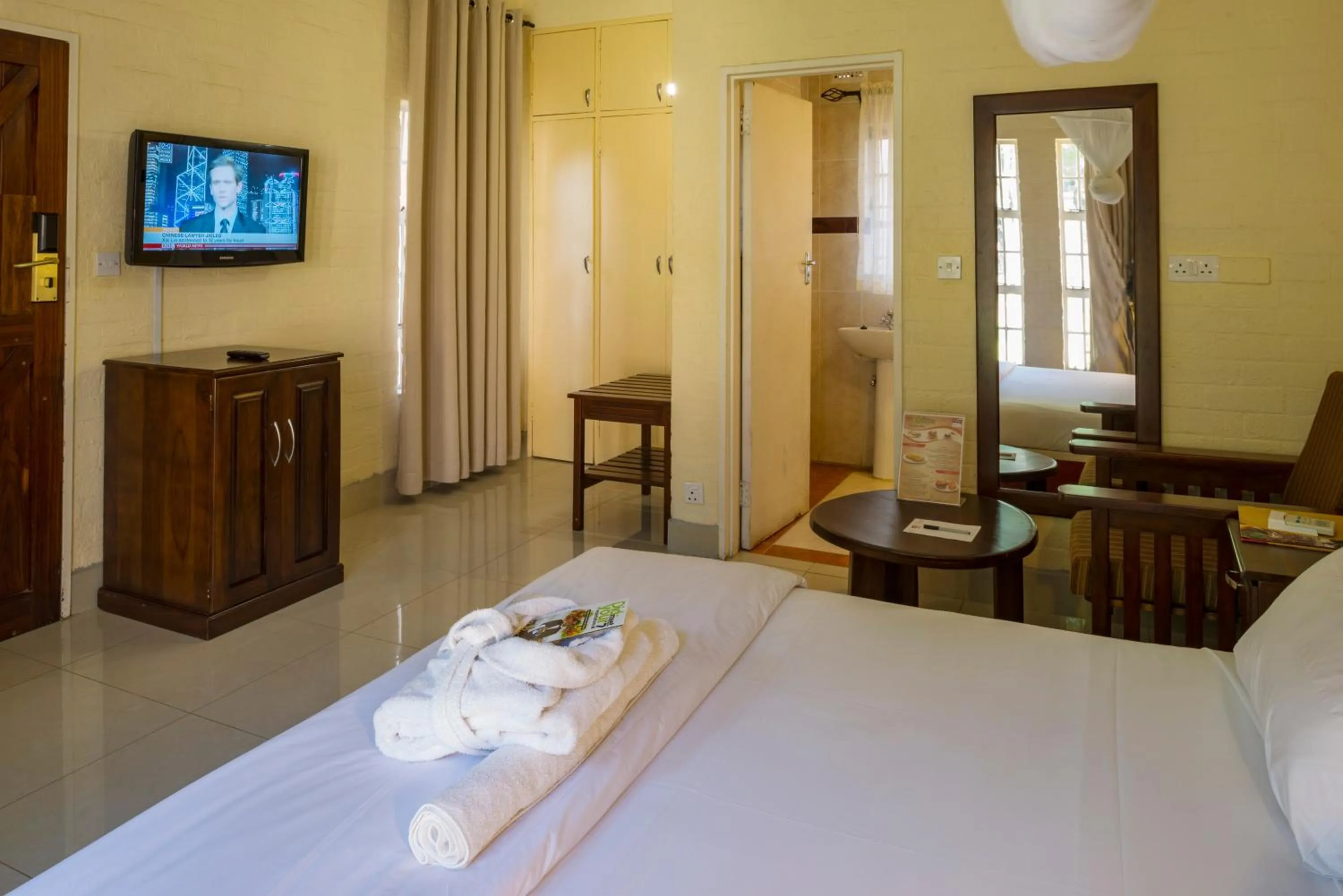 Bed in Kadoma Hotel & Conference Centre