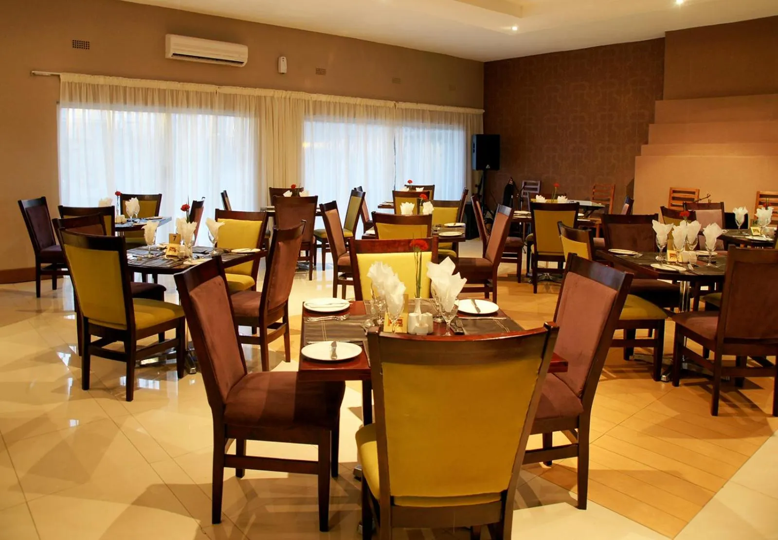 Restaurant/places to eat in Kadoma Hotel & Conference Centre