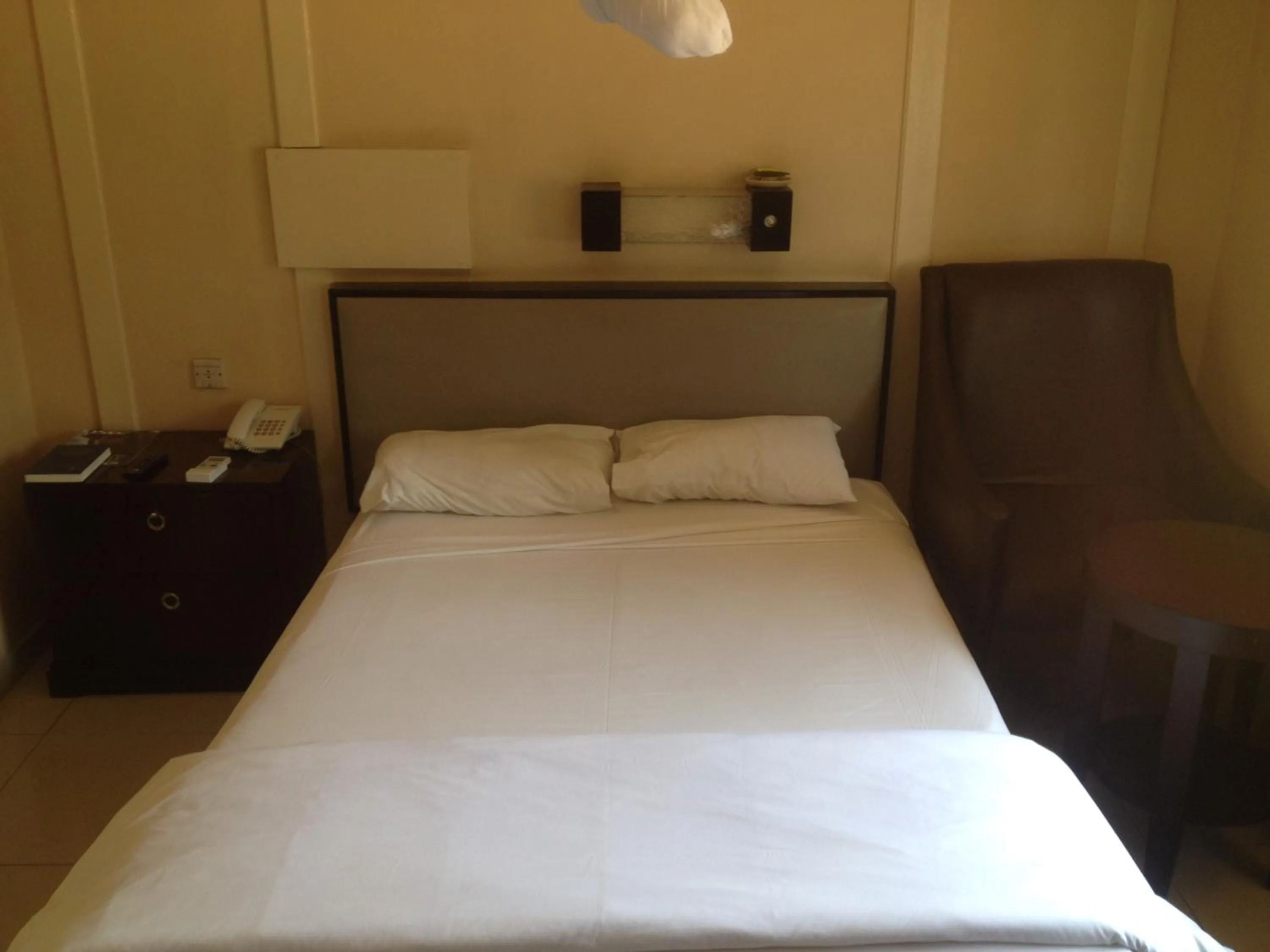 Bed in Kadoma Hotel & Conference Centre