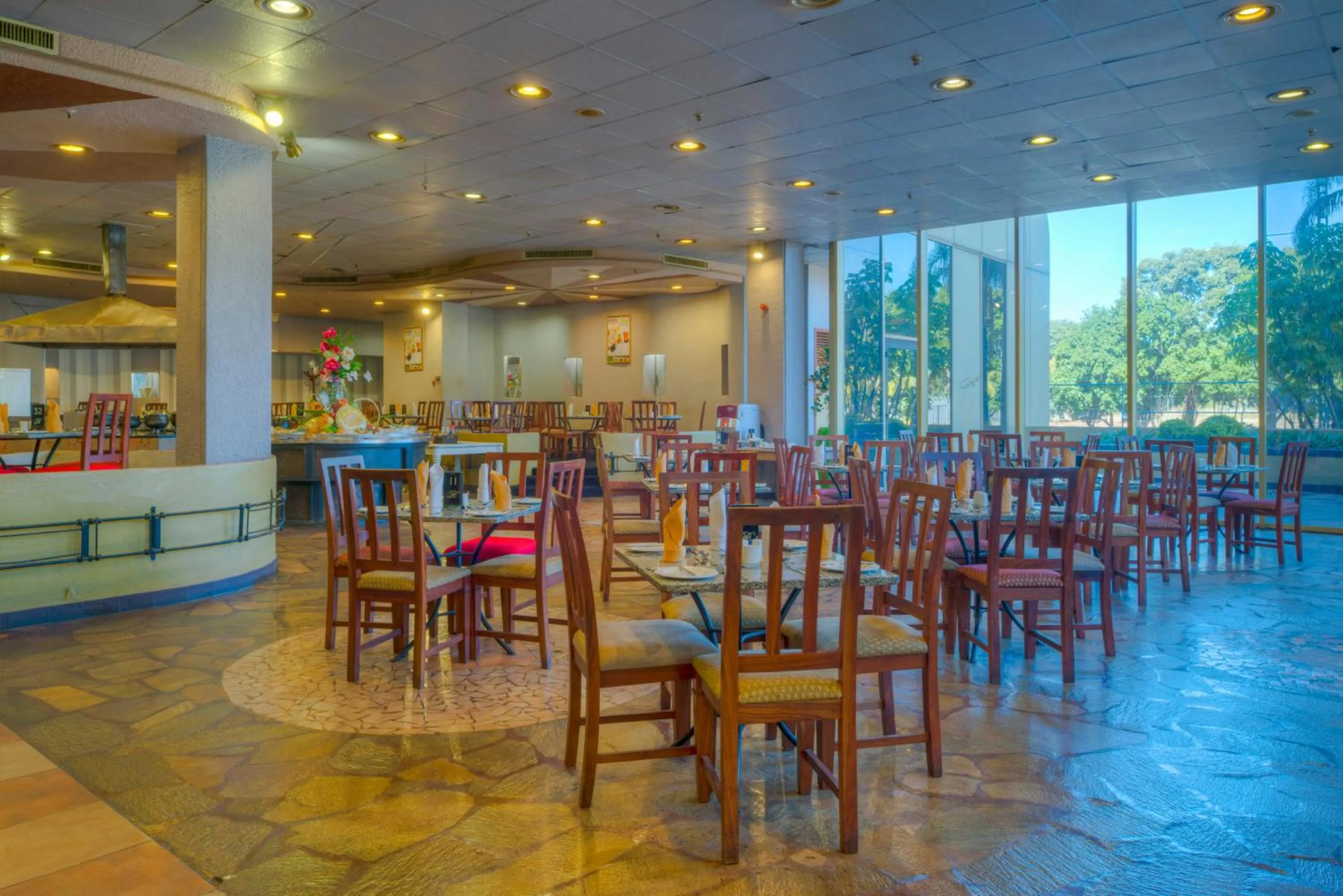 Restaurant/places to eat in Rainbow Towers Hotel & Conference Centre