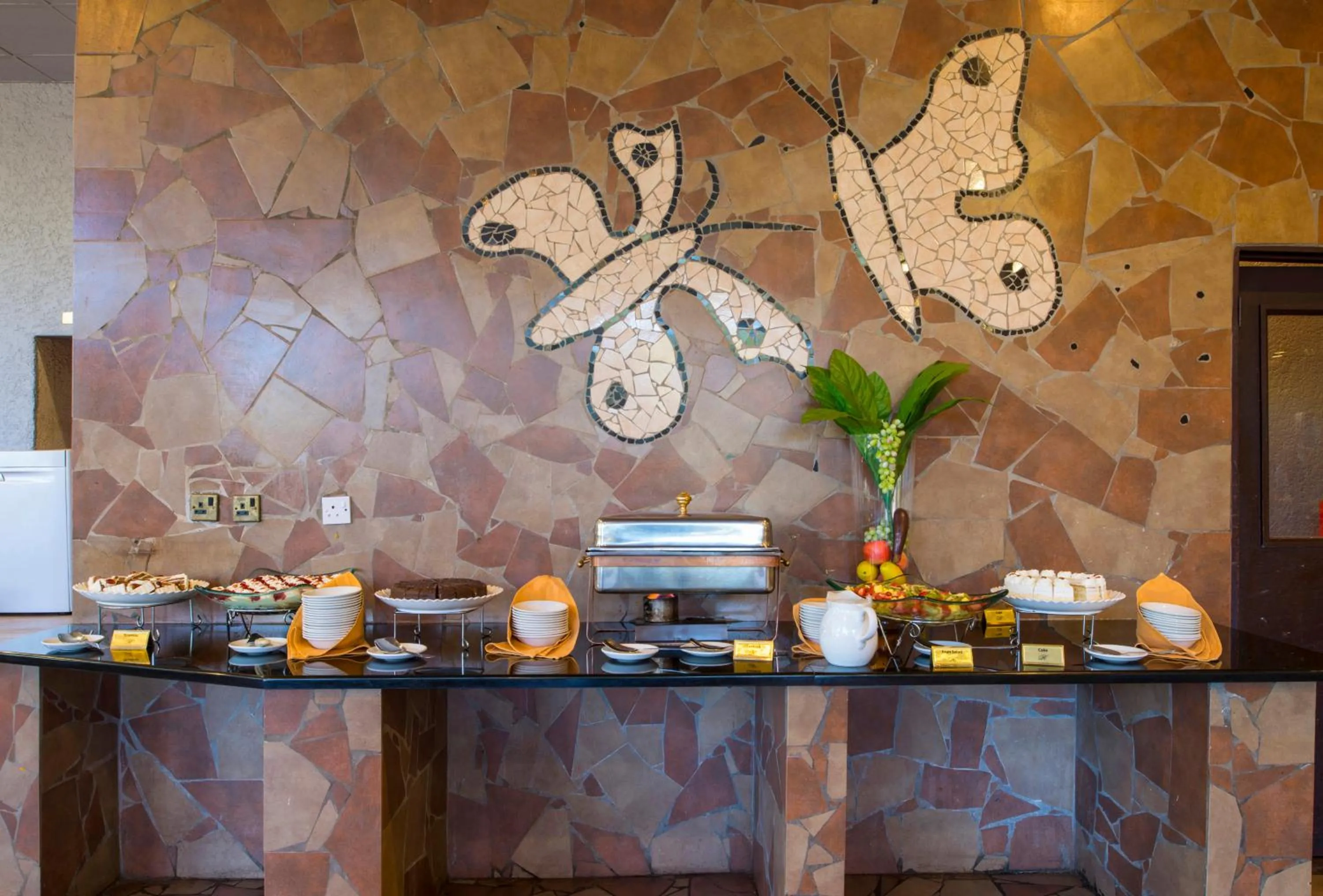 Restaurant/places to eat in Rainbow Towers Hotel & Conference Centre