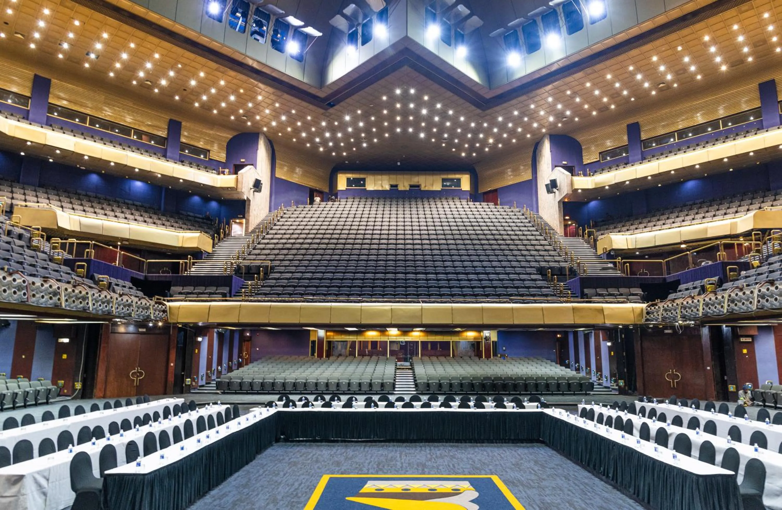 Property building in Rainbow Towers Hotel & Conference Centre