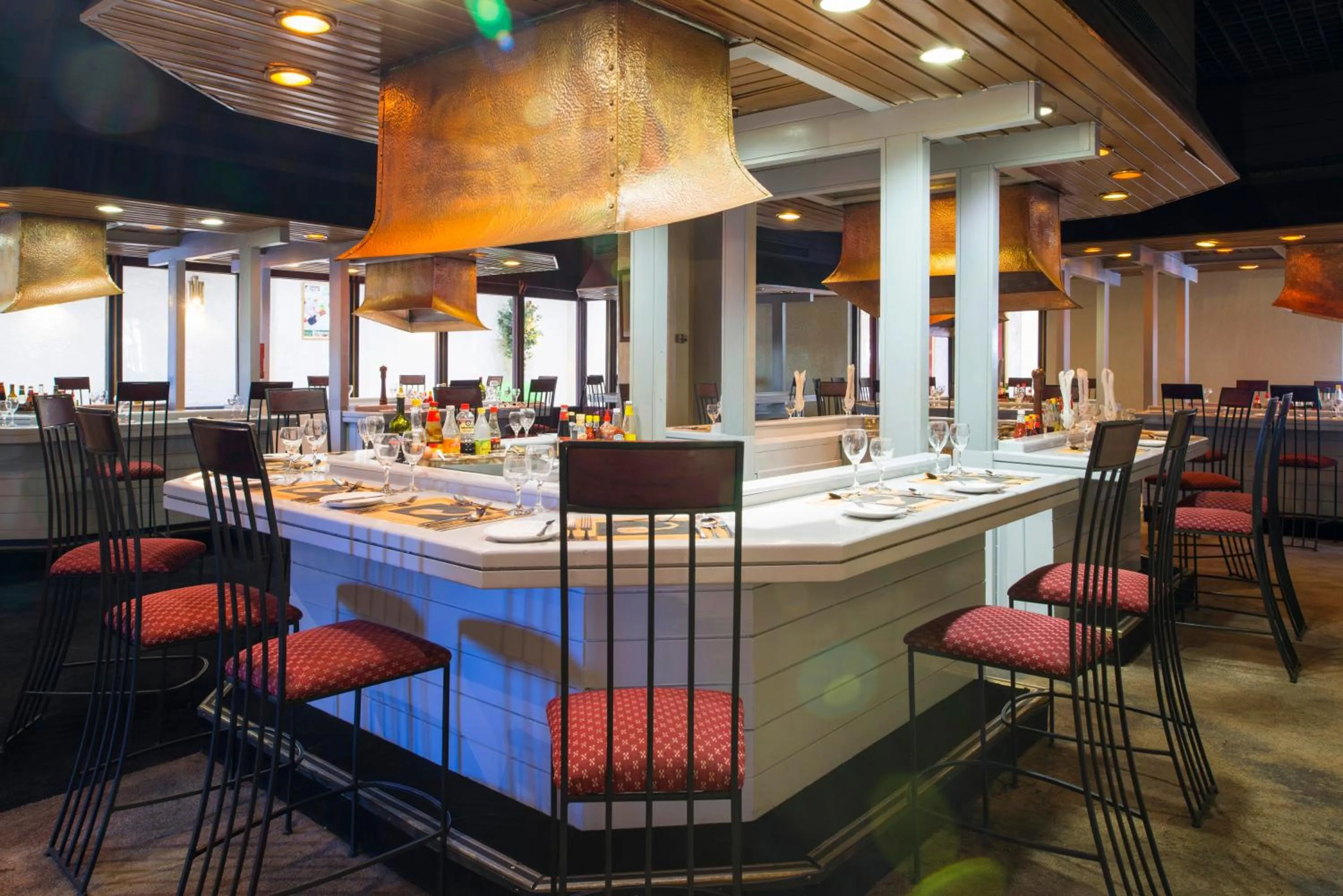 Restaurant/places to eat in Rainbow Towers Hotel & Conference Centre