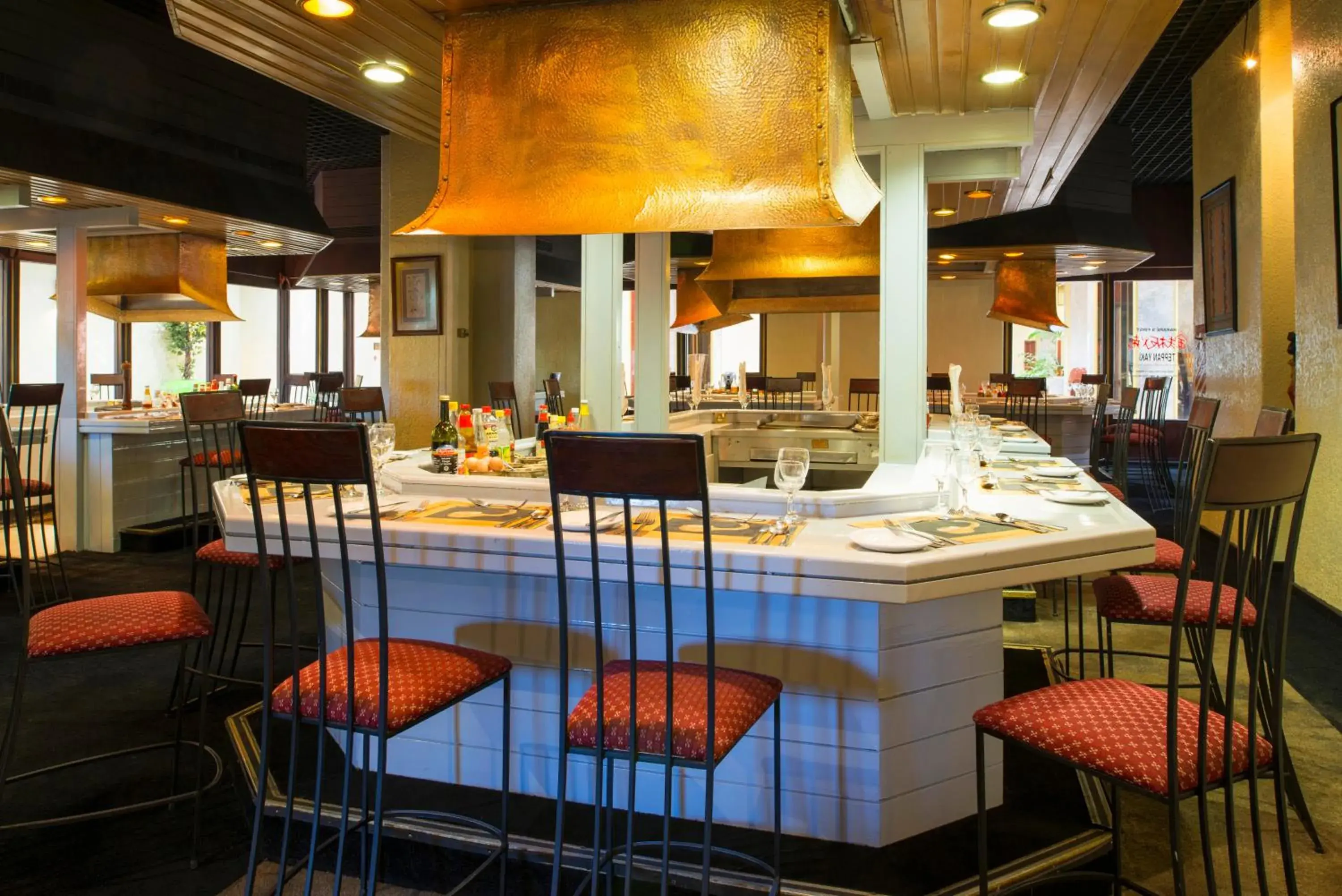 Restaurant/places to eat in Rainbow Towers Hotel & Conference Centre Restaurant/places to eat in Rainbow Towers Hotel & Conference Centre