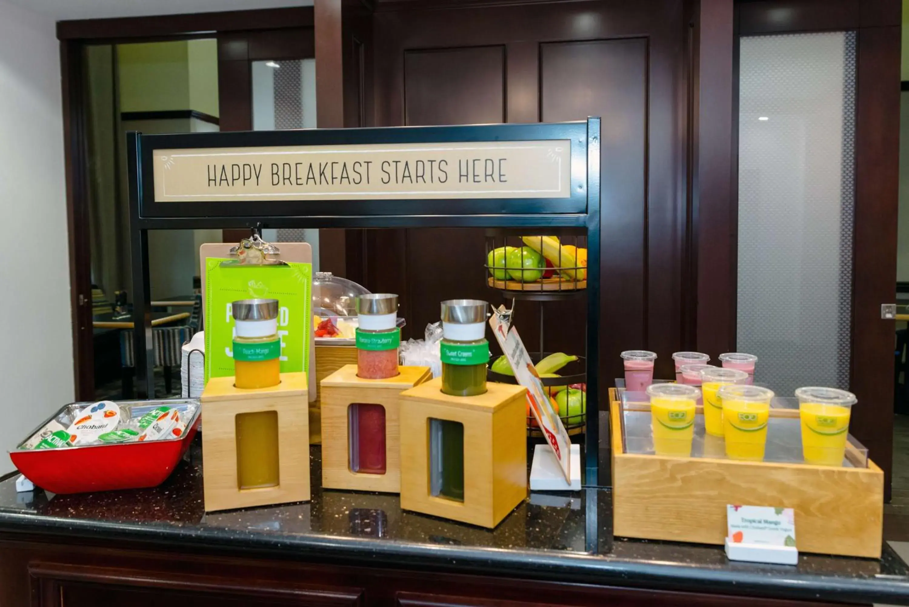 Breakfast in Hampton Inn & Suites Port Arthur Breakfast in Hampton Inn & Suites Port Arthur