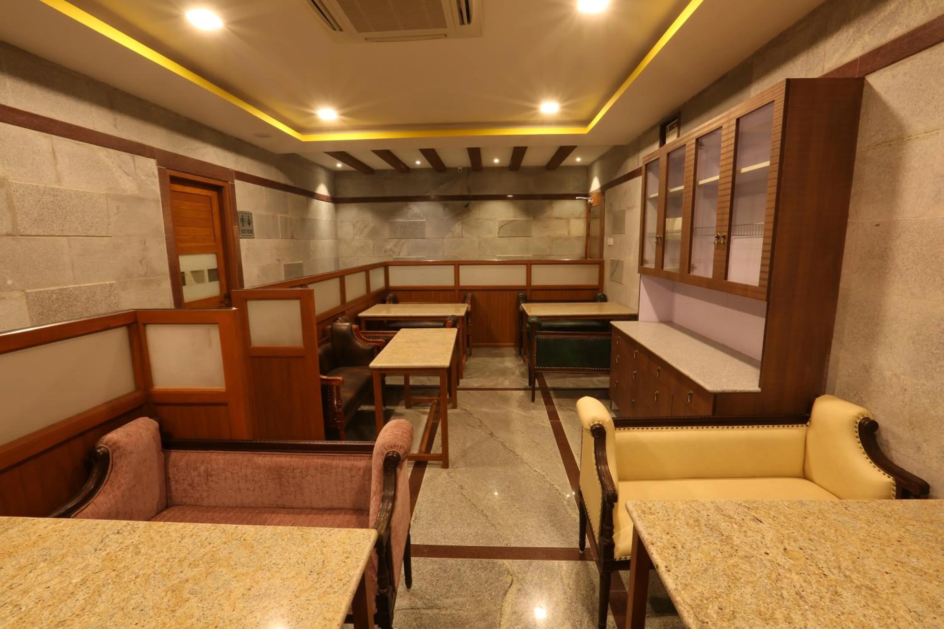 Restaurant/places to eat in Mayapuri Amira