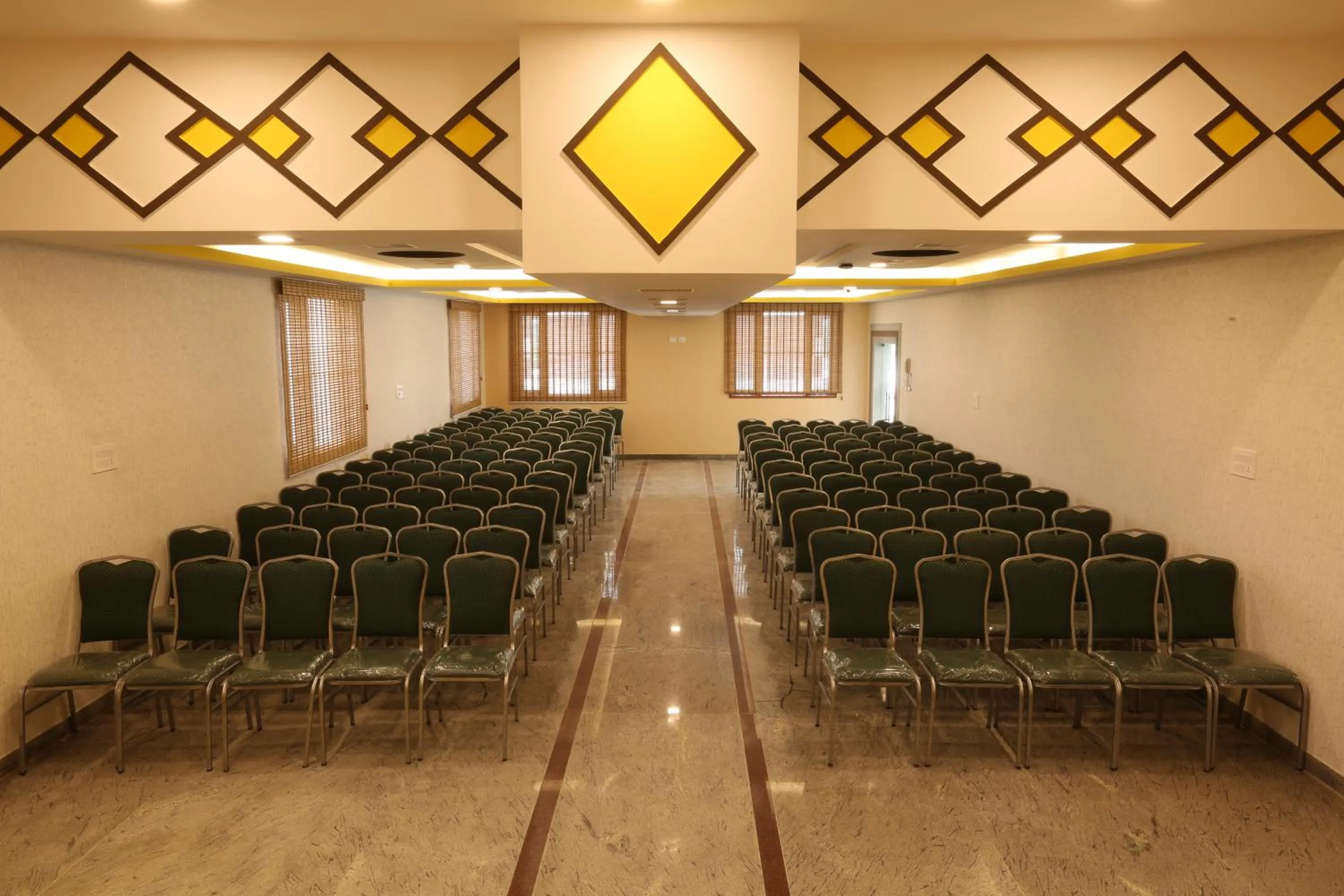 Banquet/Function facilities in Mayapuri Amira