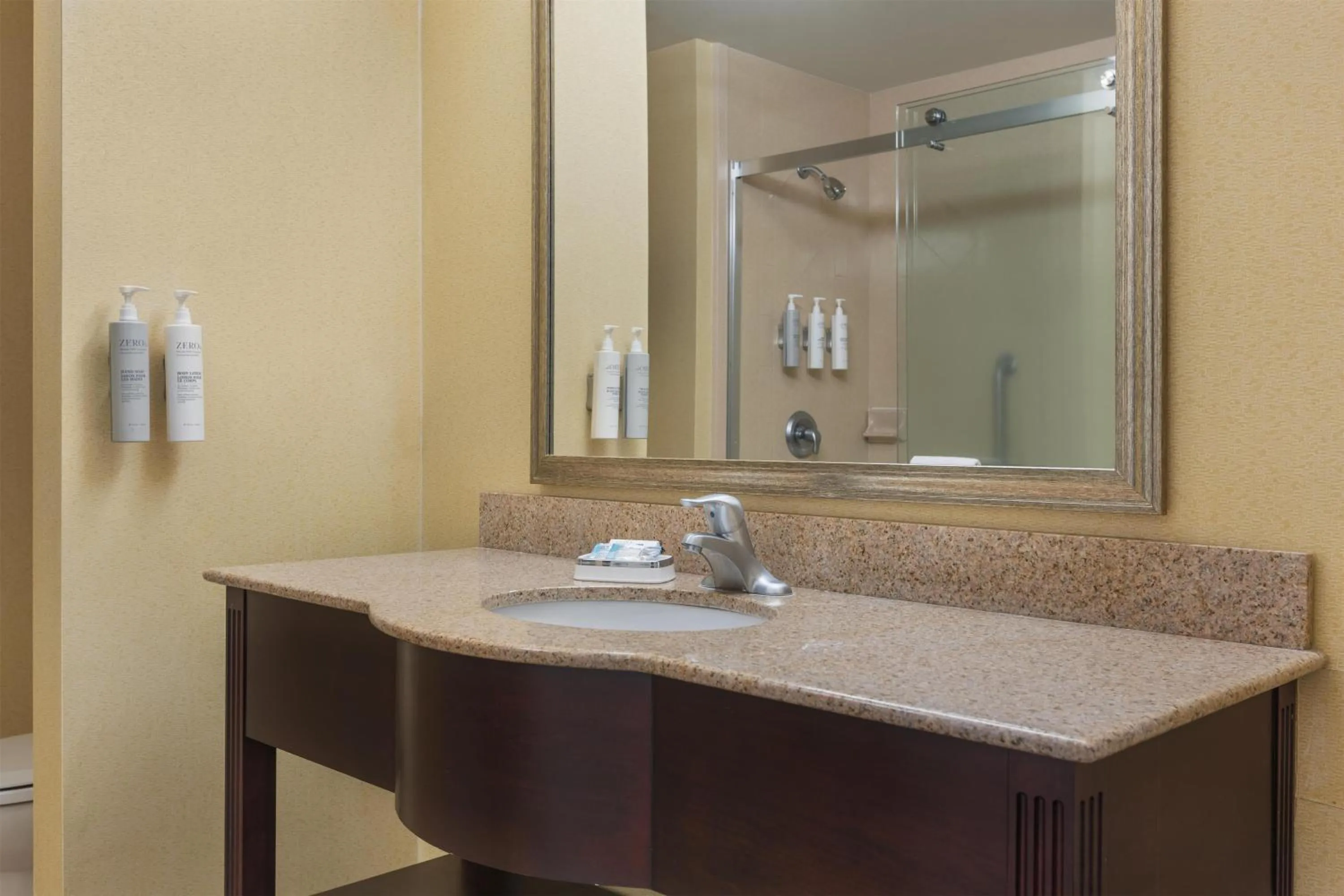 Bathroom in Hampton Inn Pendleton