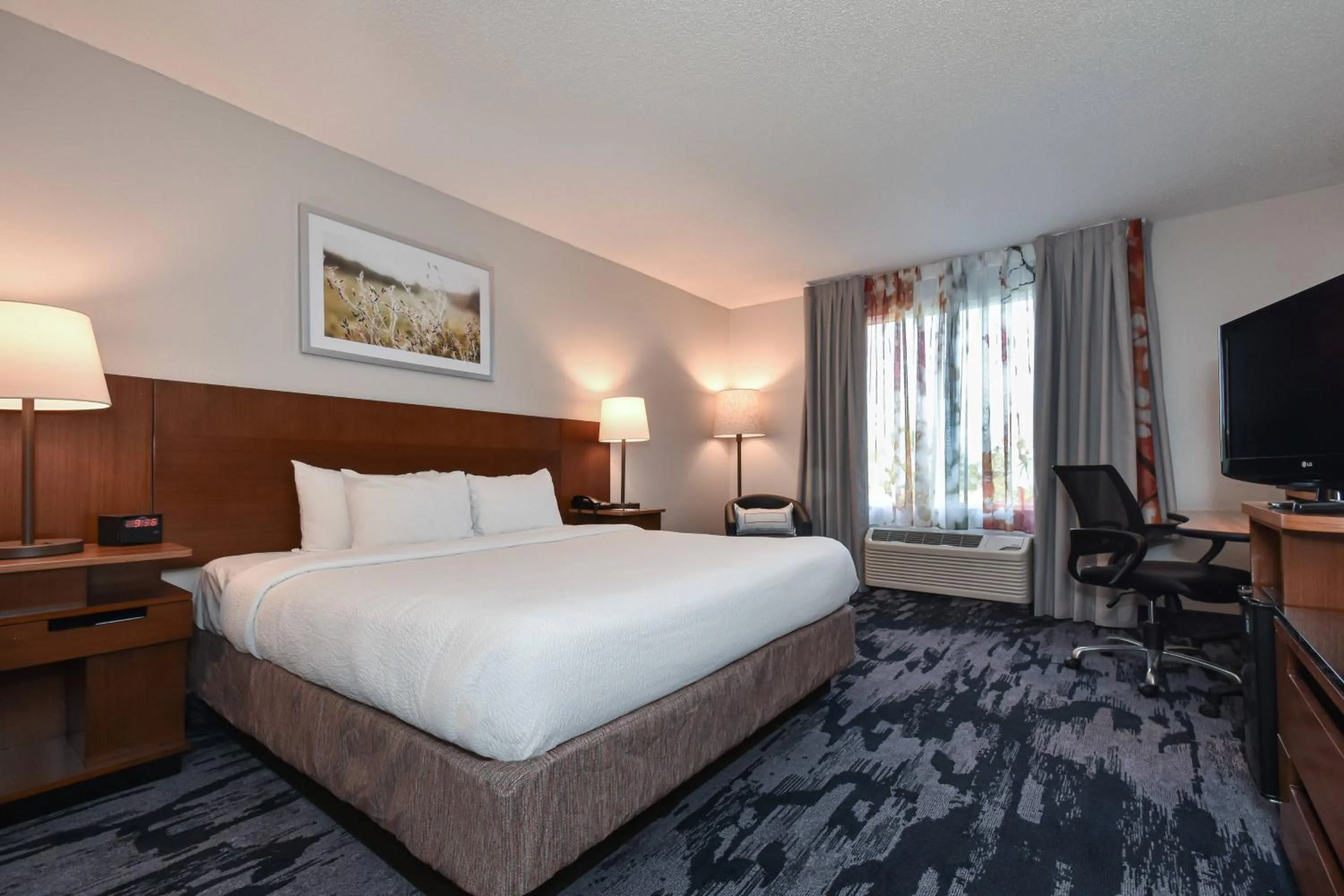 Photo of the whole room, Bed in Fairfield by Marriott Inn & Suites Columbia Harbison