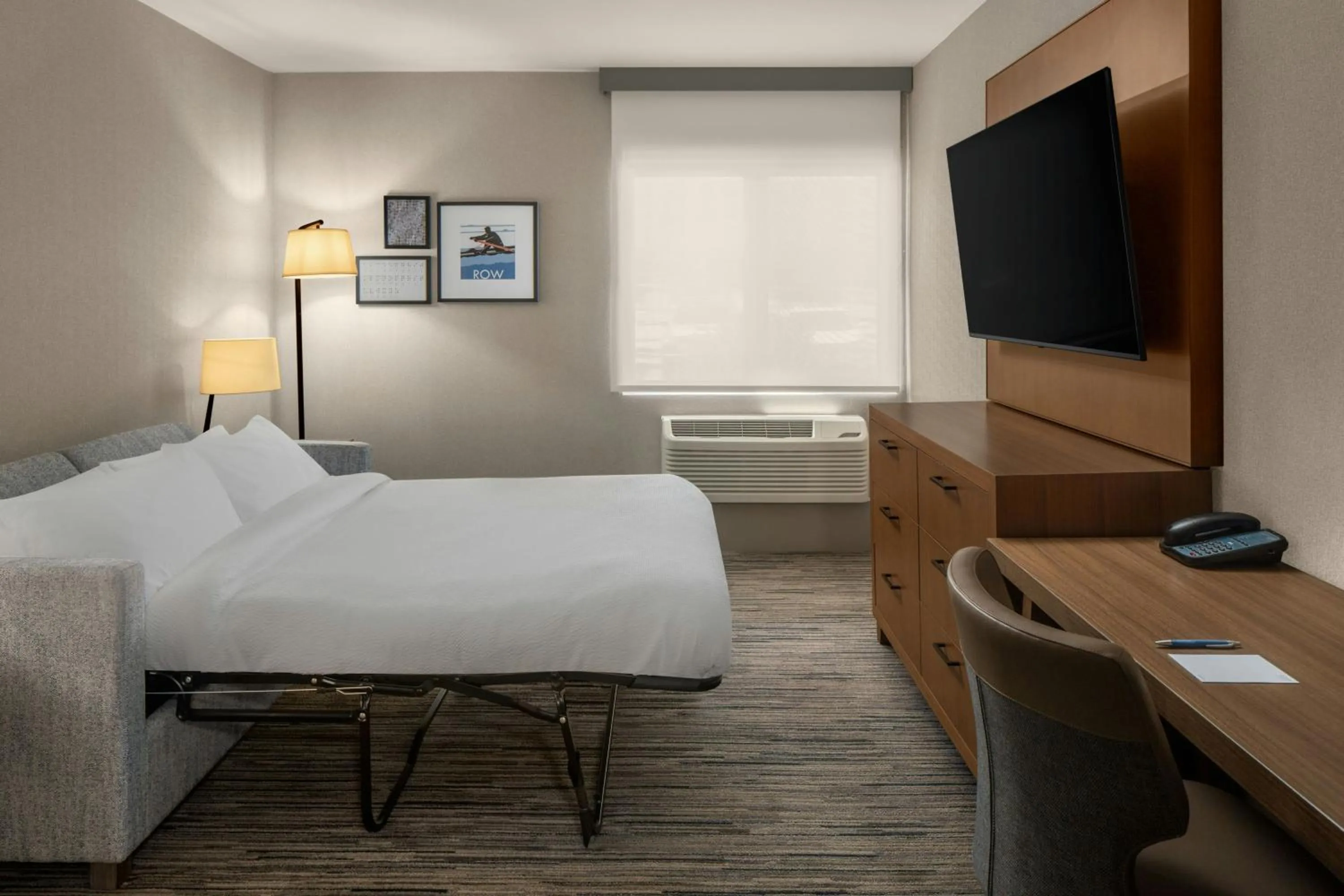 Bedroom, Bed in Four Points by Sheraton Downtown Seattle Center