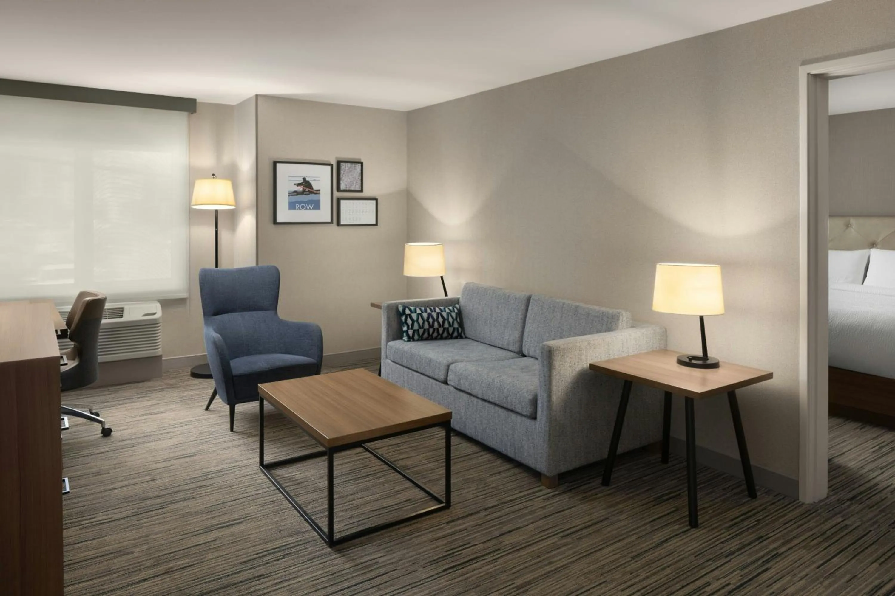 Living room, Bed in Four Points by Sheraton Downtown Seattle Center