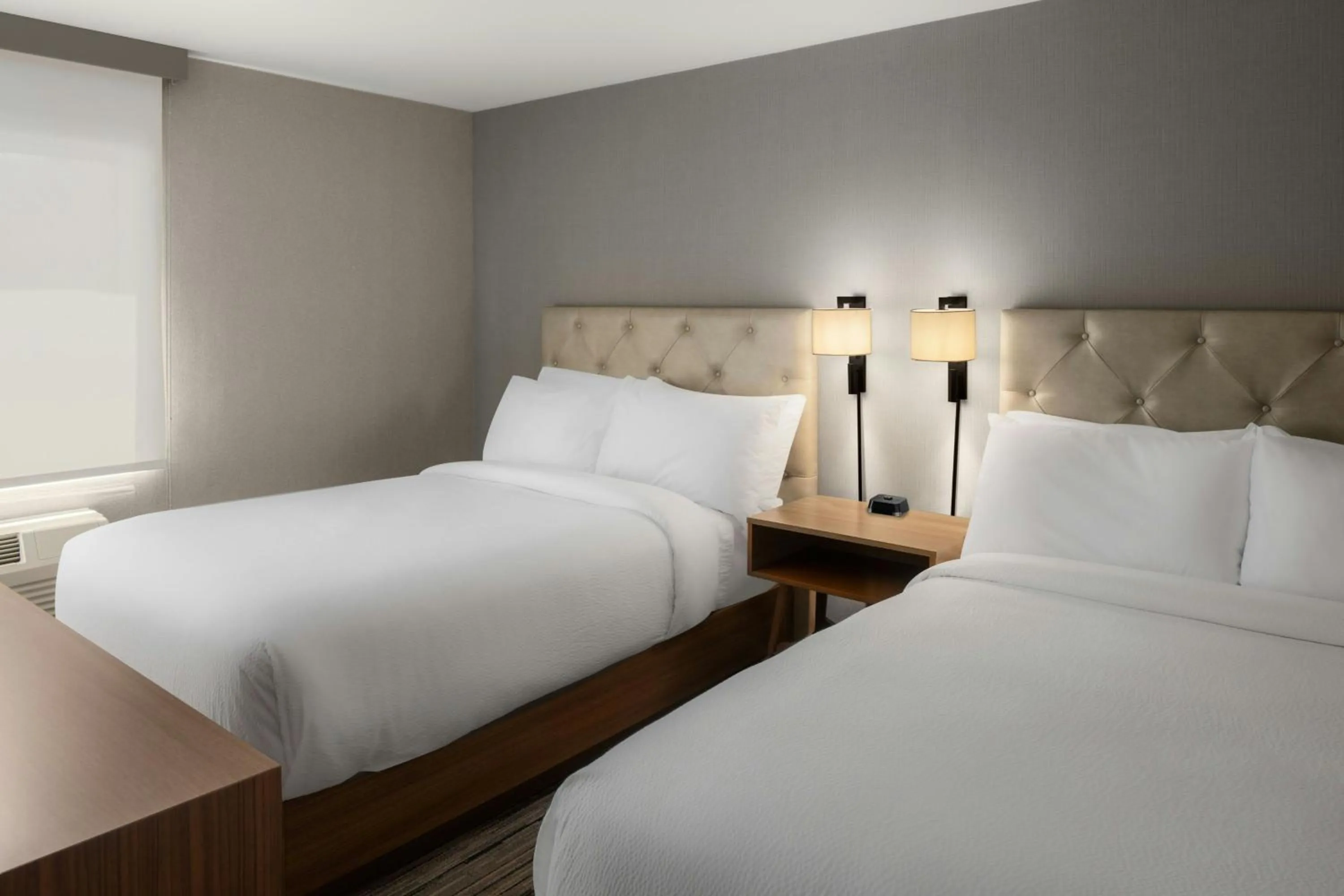 Bedroom, Bed in Four Points by Sheraton Downtown Seattle Center