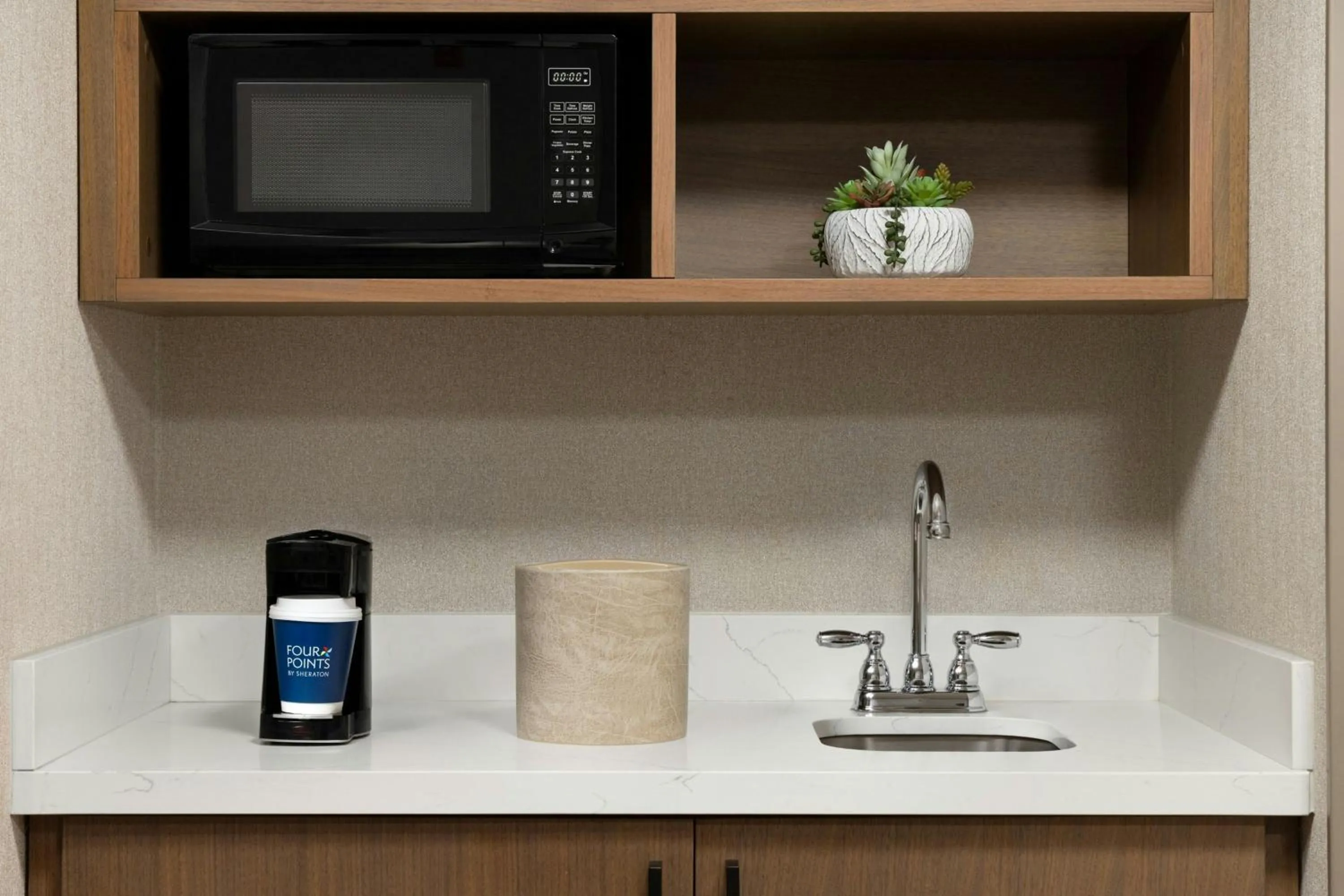 Bedroom in Four Points by Sheraton Downtown Seattle Center