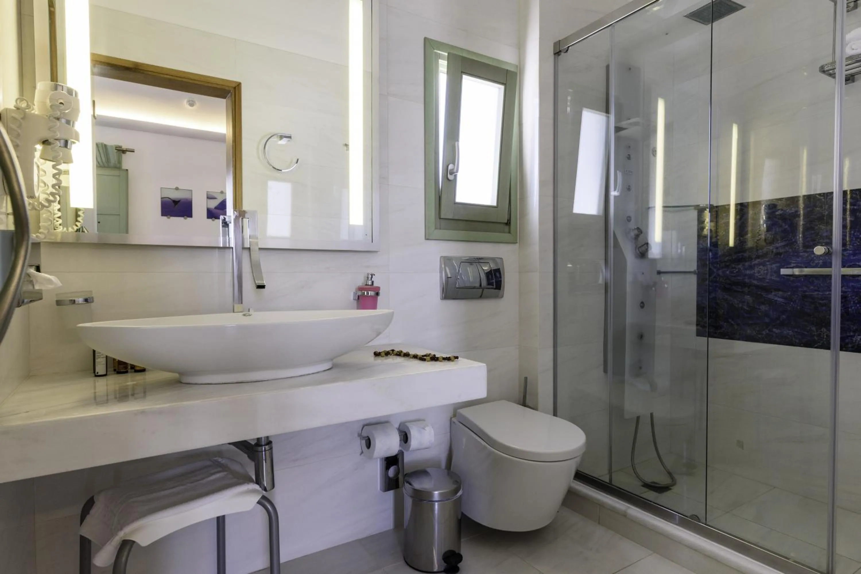 Decorative detail in La Mer Deluxe Hotel & Spa