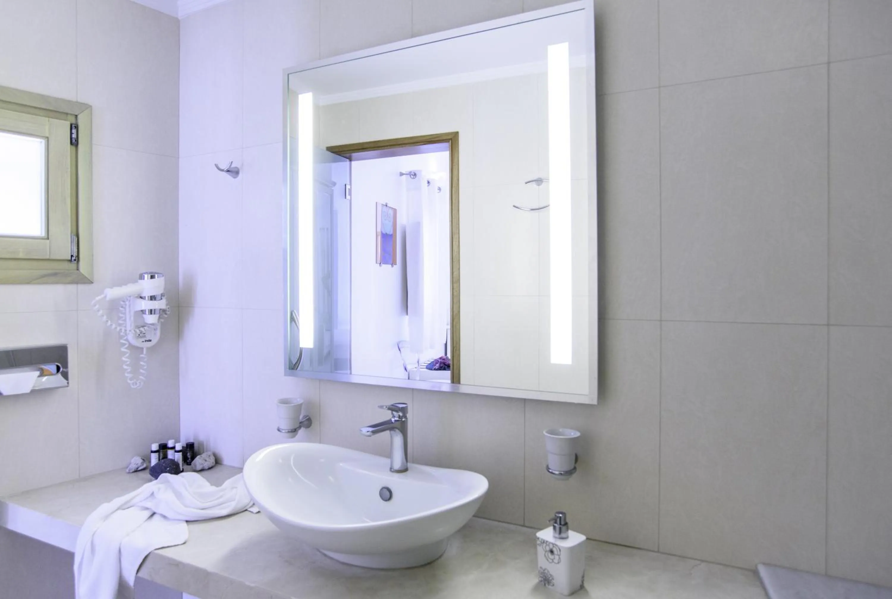 Bathroom in La Mer Deluxe Hotel & Spa