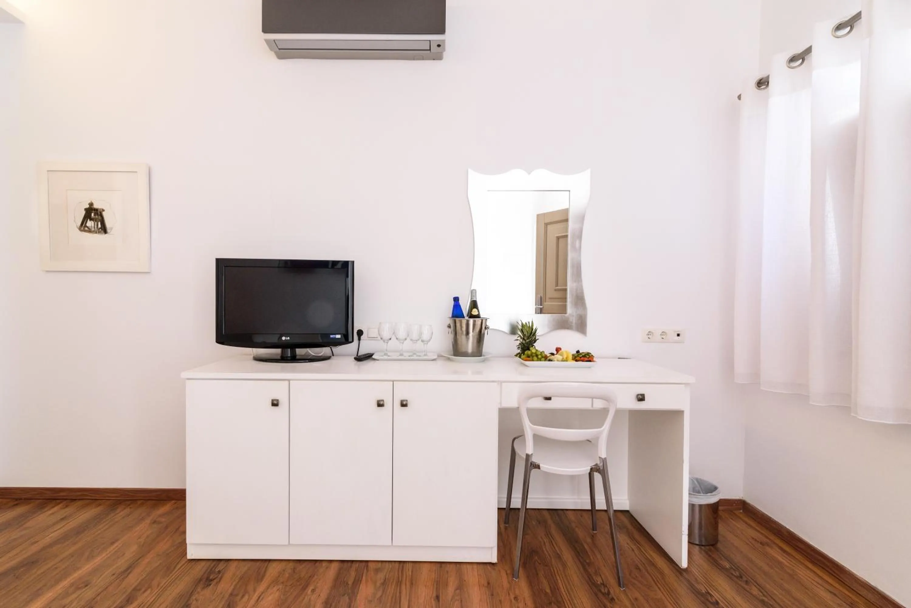 Decorative detail in La Mer Deluxe Hotel & Spa