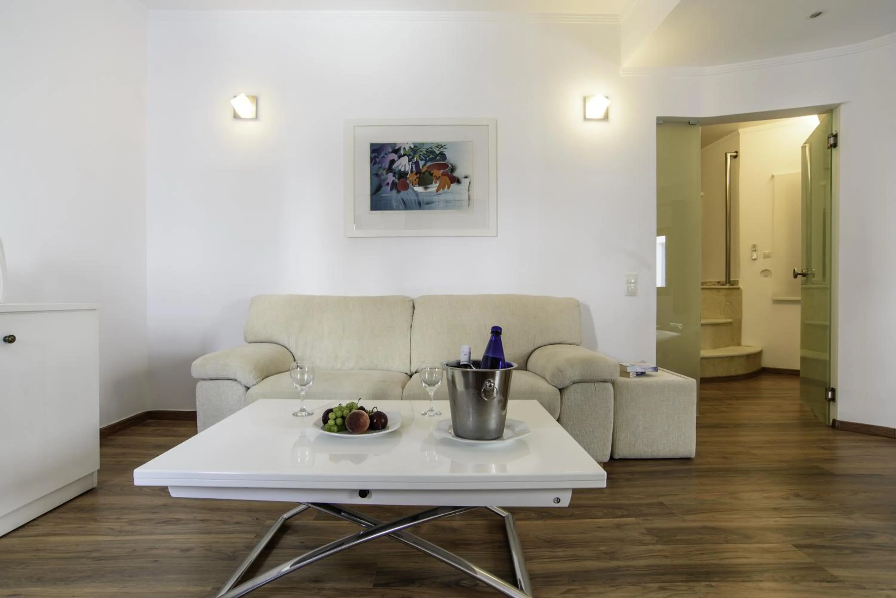 Living room in La Mer Deluxe Hotel & Spa