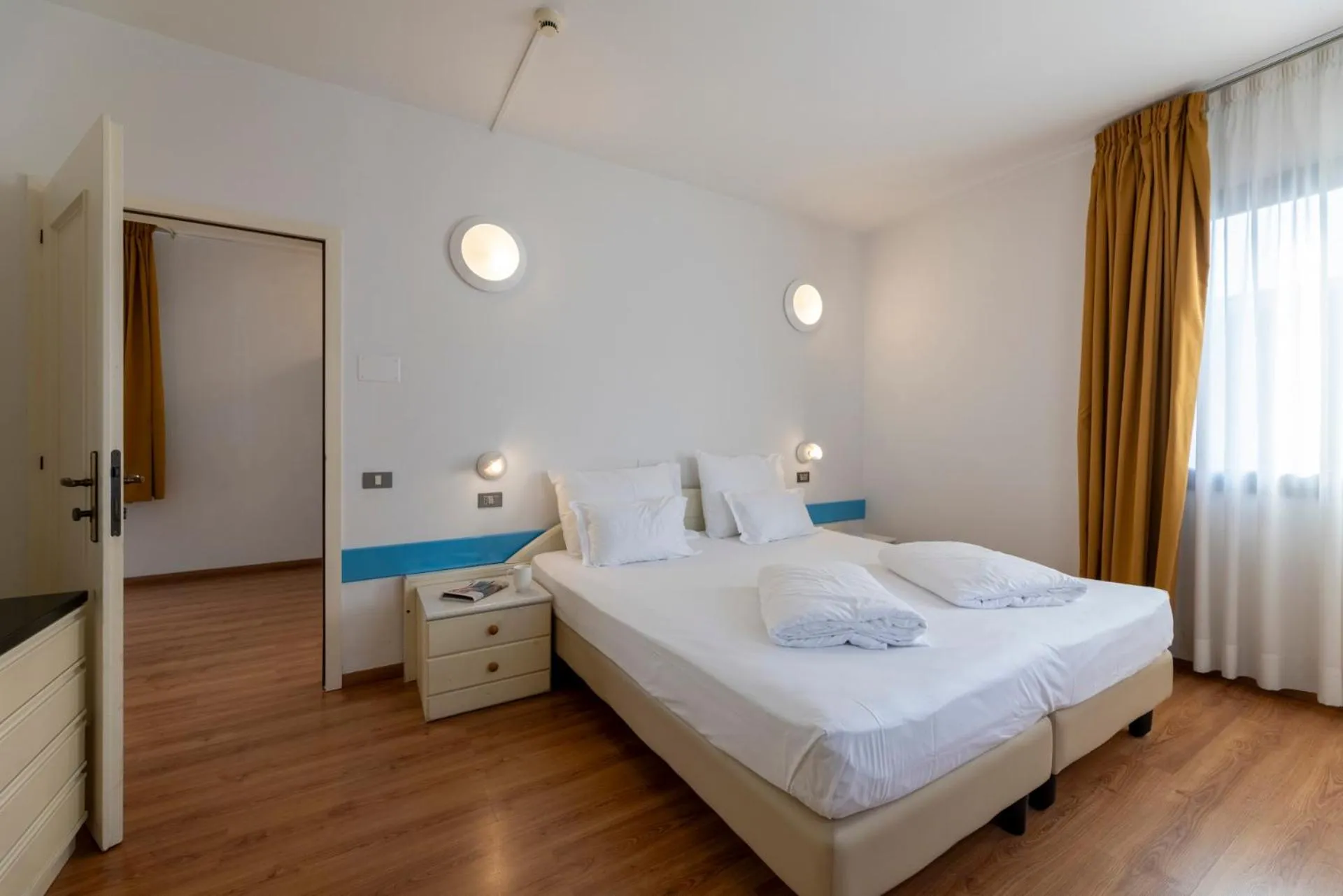 Bed in Hi Hotels Riva del Garda