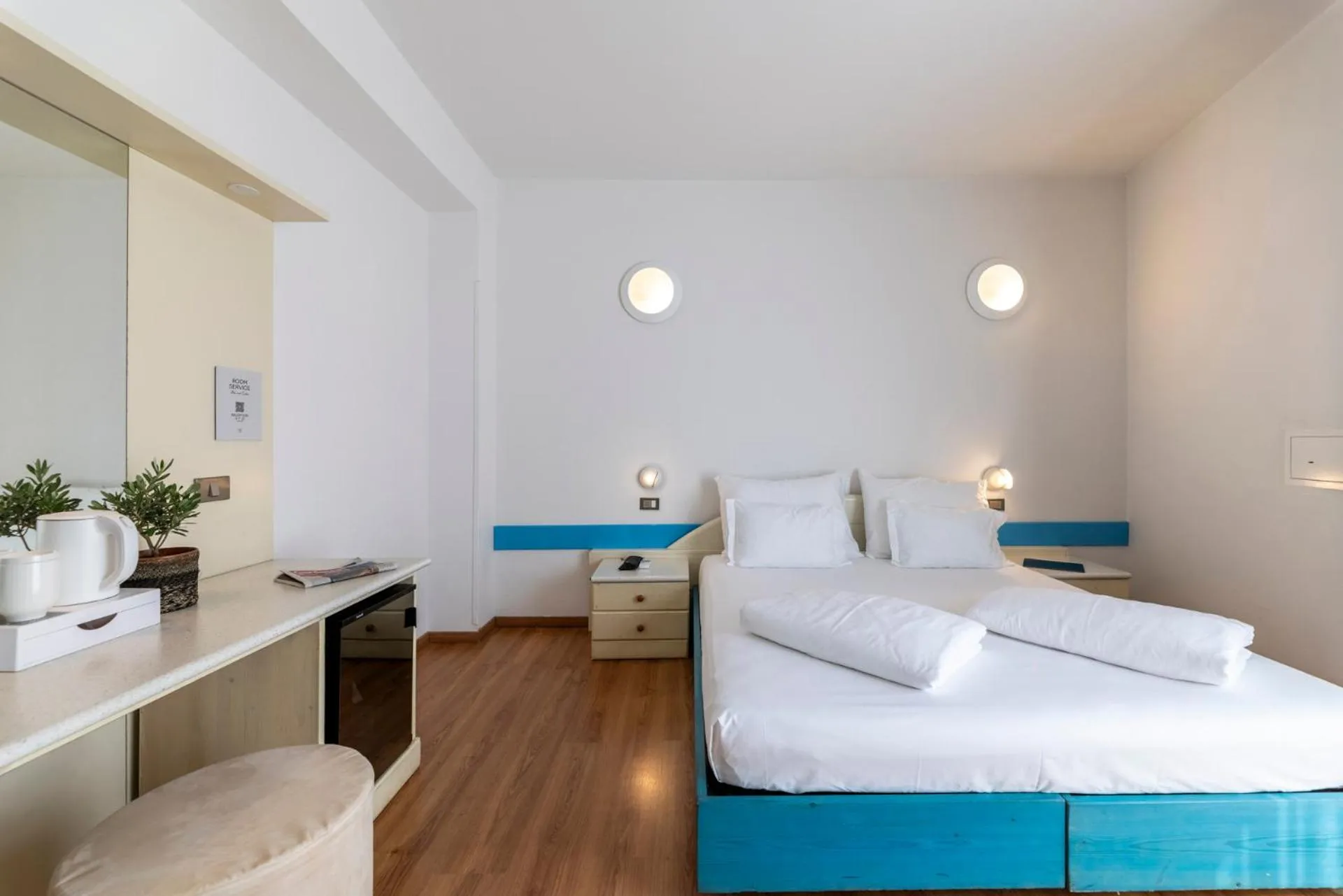 Photo of the whole room, Bed in Hi Hotels Riva del Garda