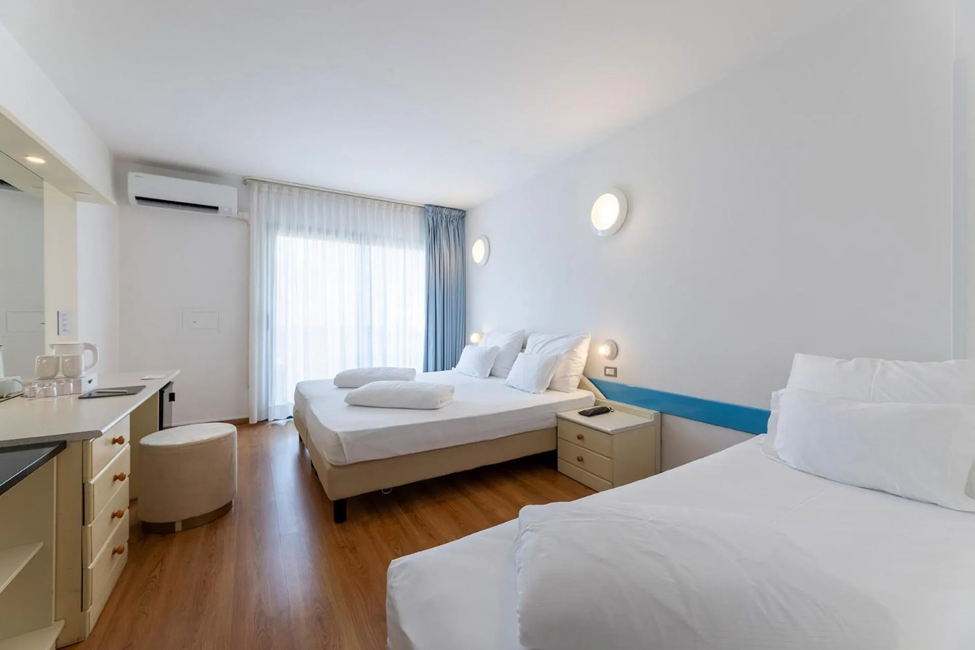 Bed in Hi Hotels Riva del Garda