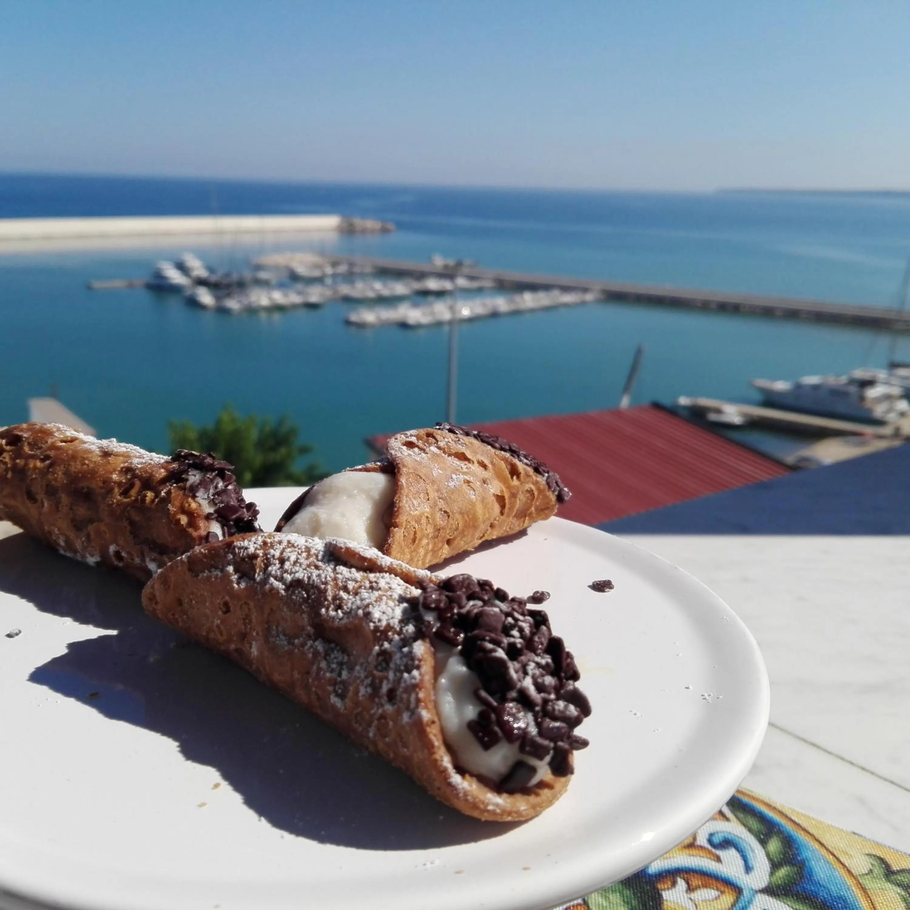 Sea view in Orlando Bayview