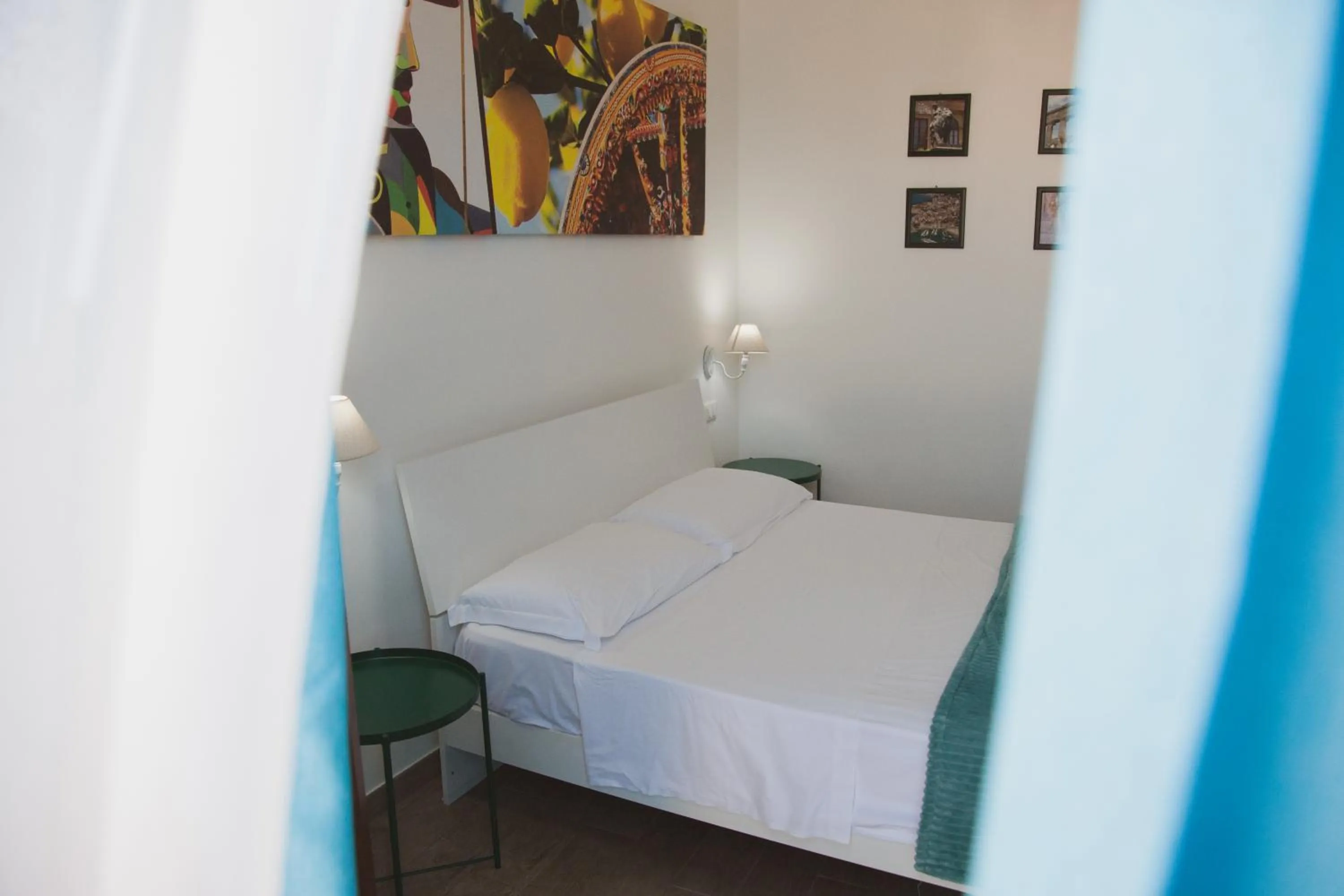 Bed in Orlando Bayview