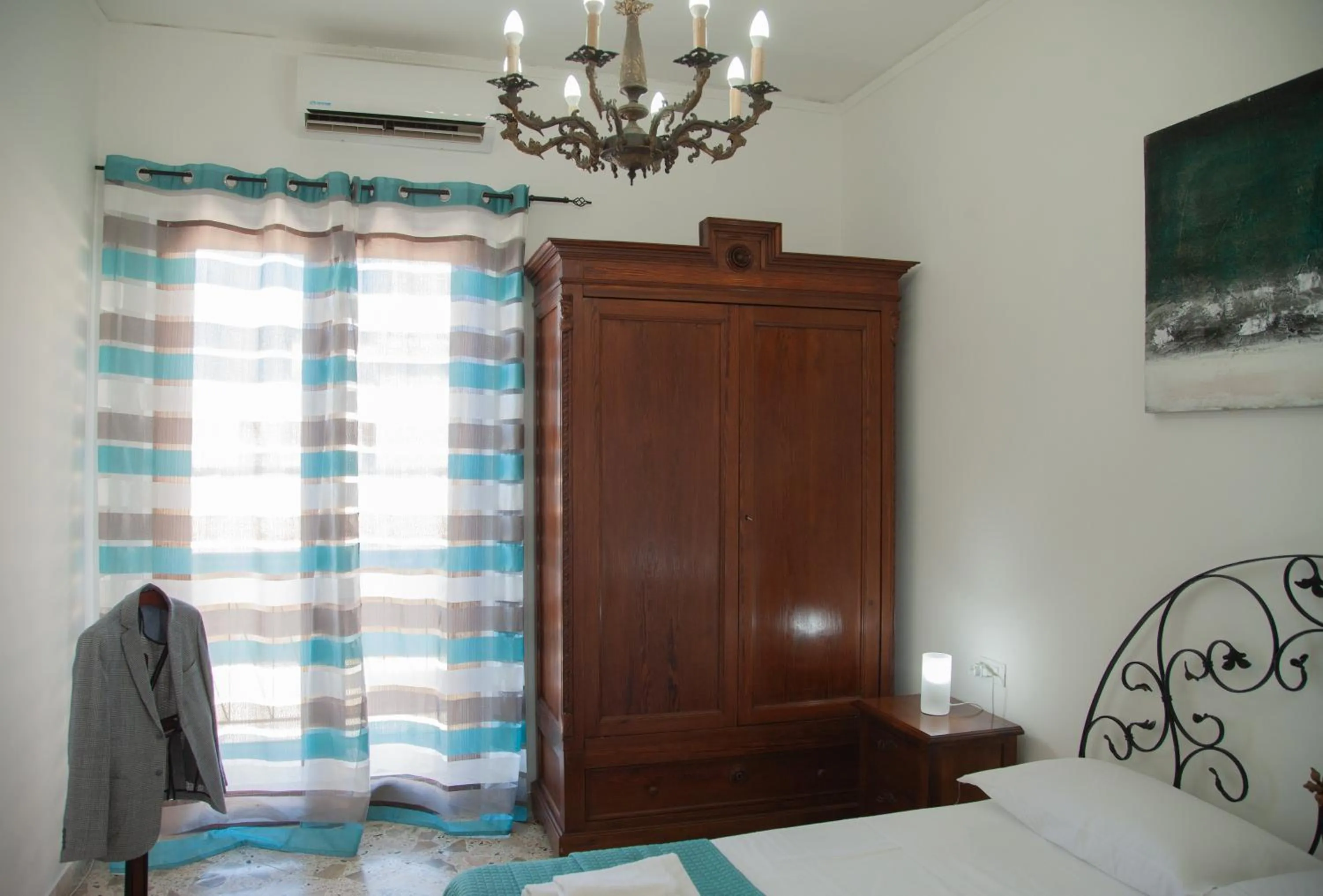 Bed in Orlando Bayview