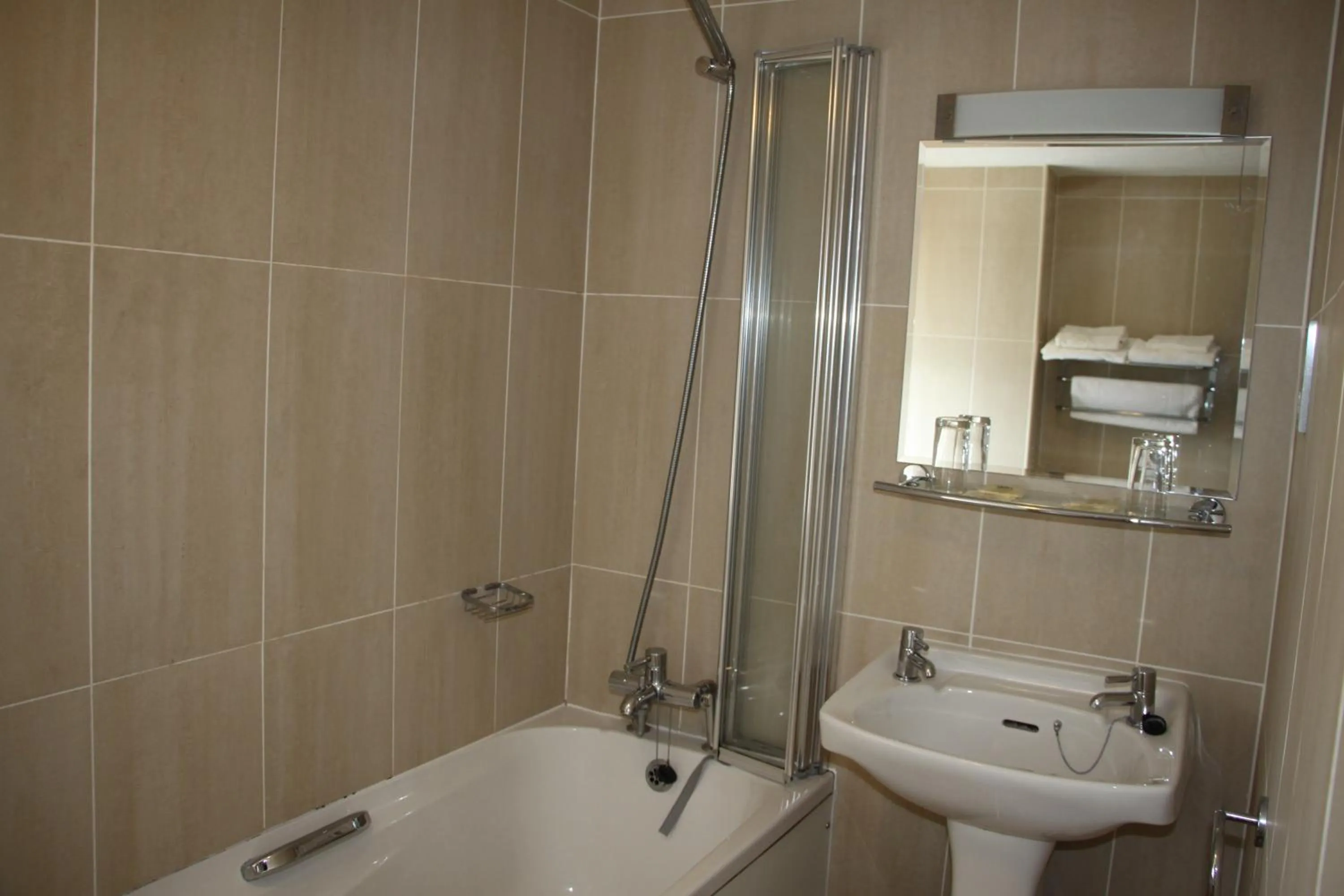 Bathroom in Gwesty Nanhoron Arms Hotel