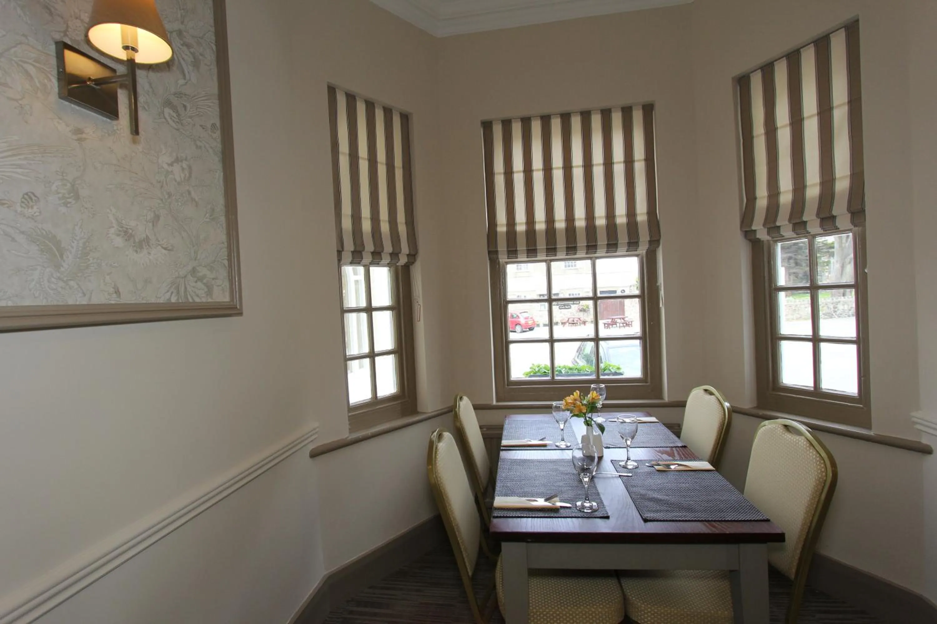 Restaurant/places to eat in Gwesty Nanhoron Arms Hotel